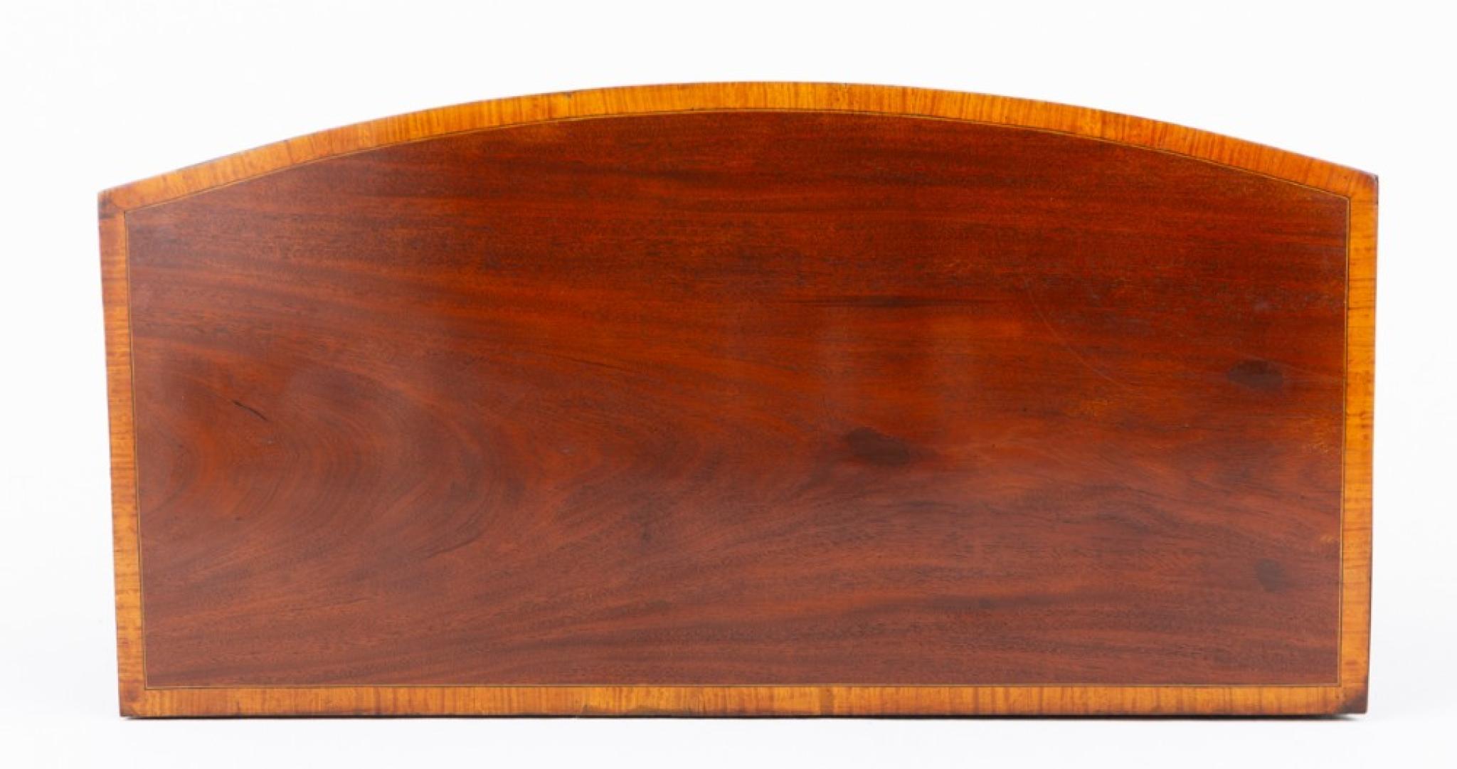 Period Regency Chest of Drawers Mahogany Bow Front 1830 For Sale 3