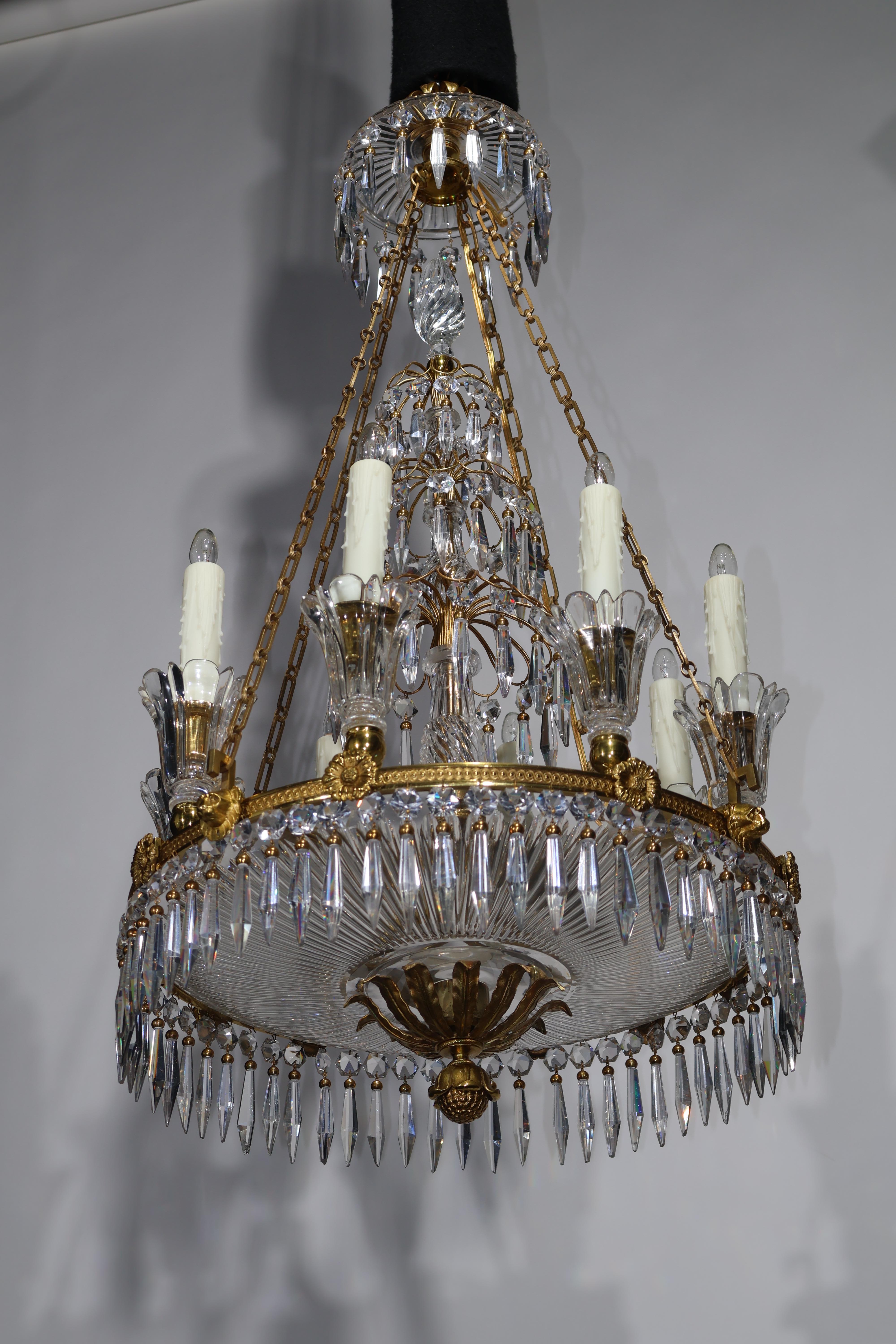 Début du XIXe siècle Plat d'époque Régence en bronze doré et cristal en vente