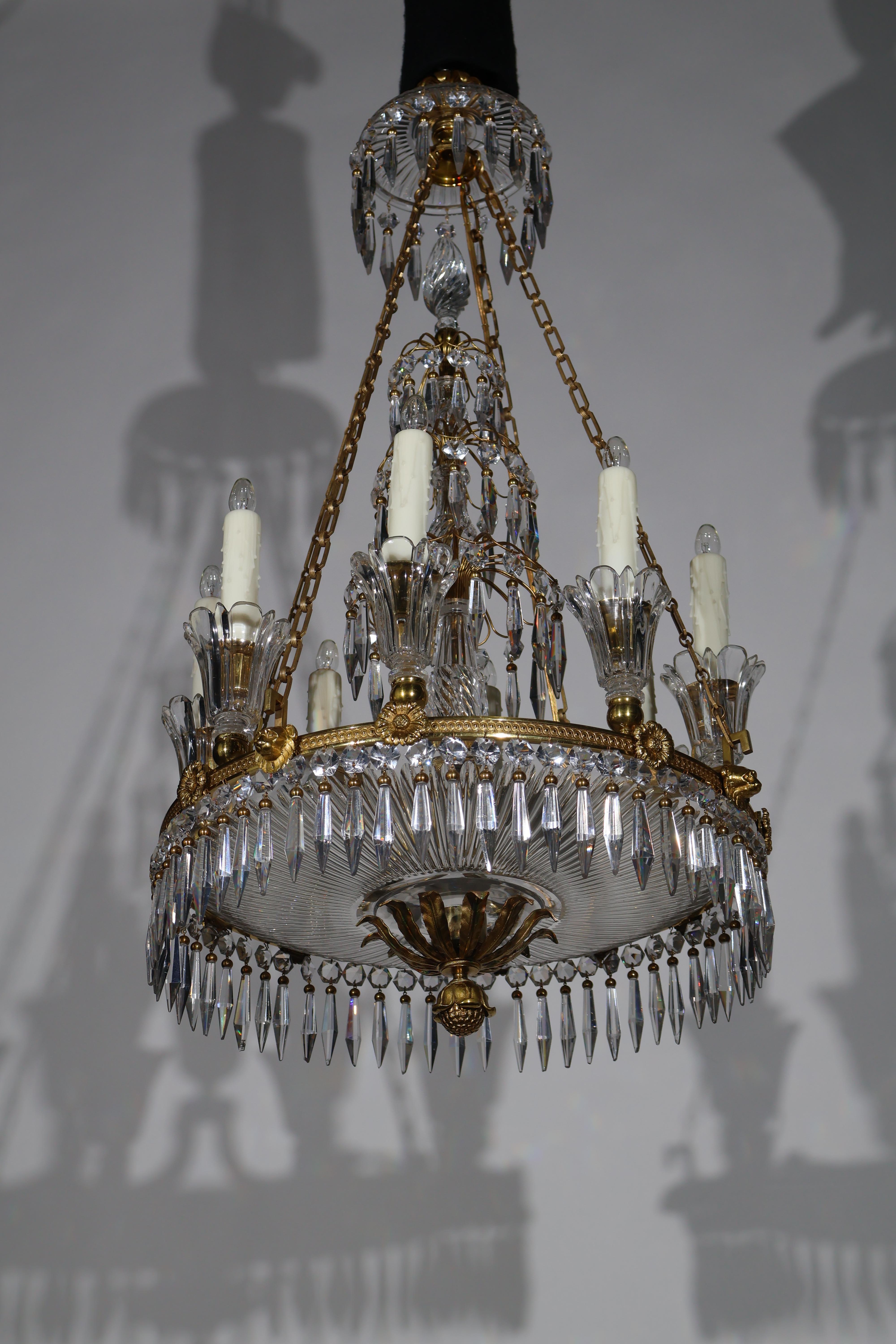 Plat d'époque Régence en bronze doré et cristal en vente 1