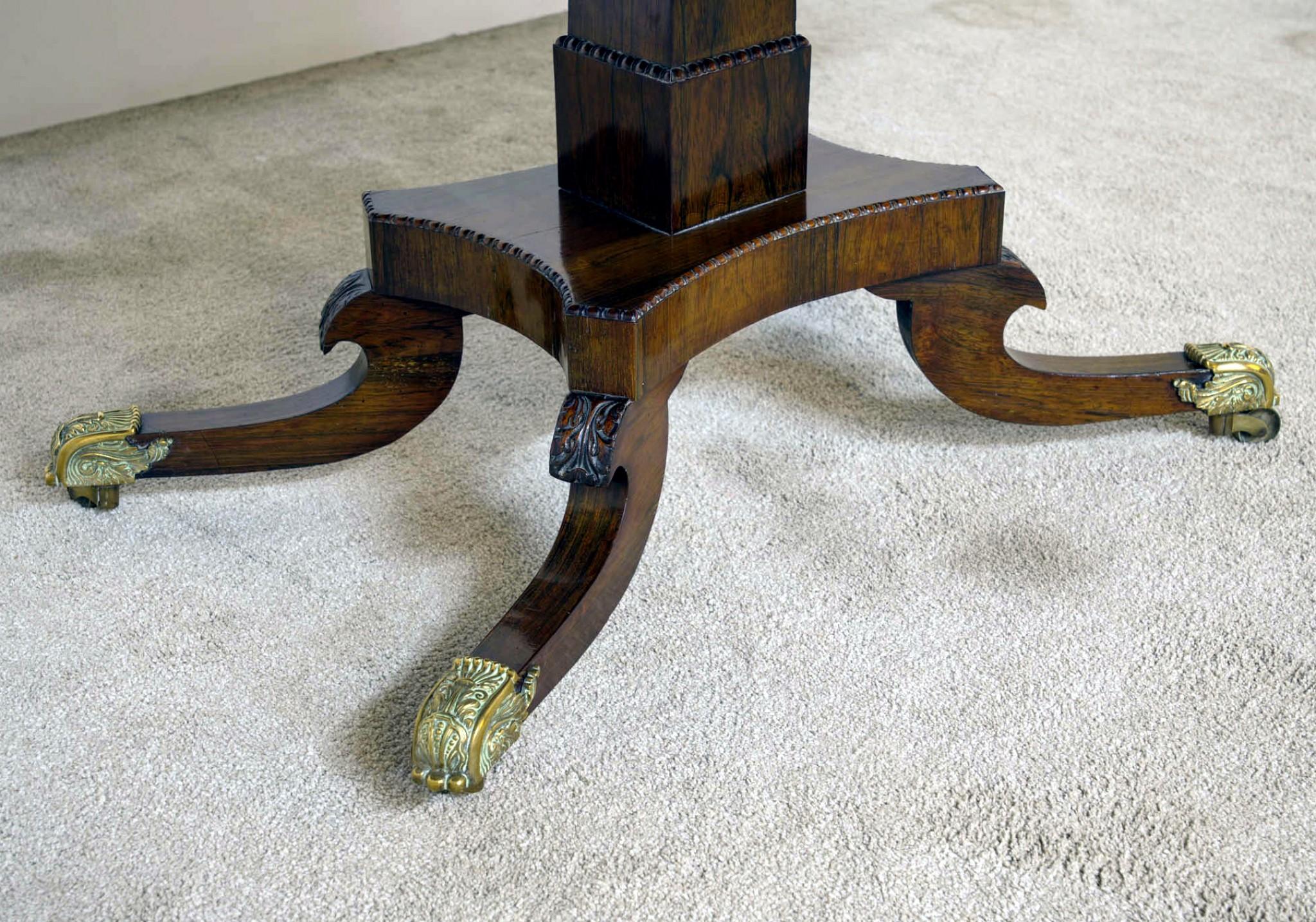 You are viewing an elegant Regency sofa table in walnut
This is a period Regency antique circa 1810
True to the Regency aesthetic design is clean and minimal, great for modern interiors
Table extends by two drop leaves at either side
Stands on four