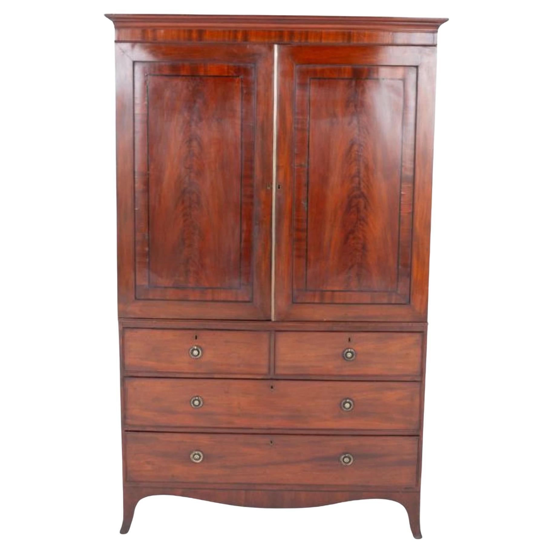 Armoire Regency d'époque Placard en acajou ancien