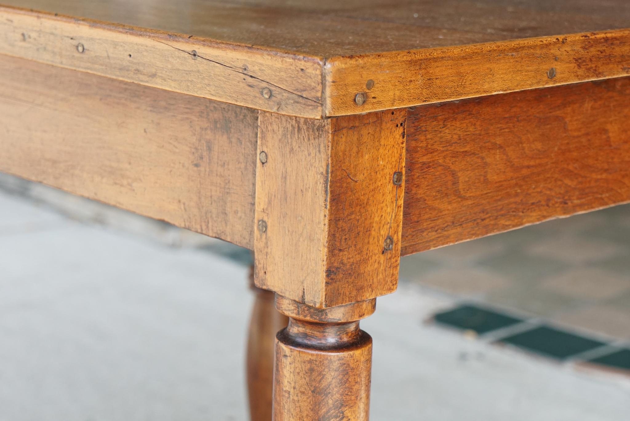 Period Small Country French Table in Walnut In Good Condition In Hudson, NY