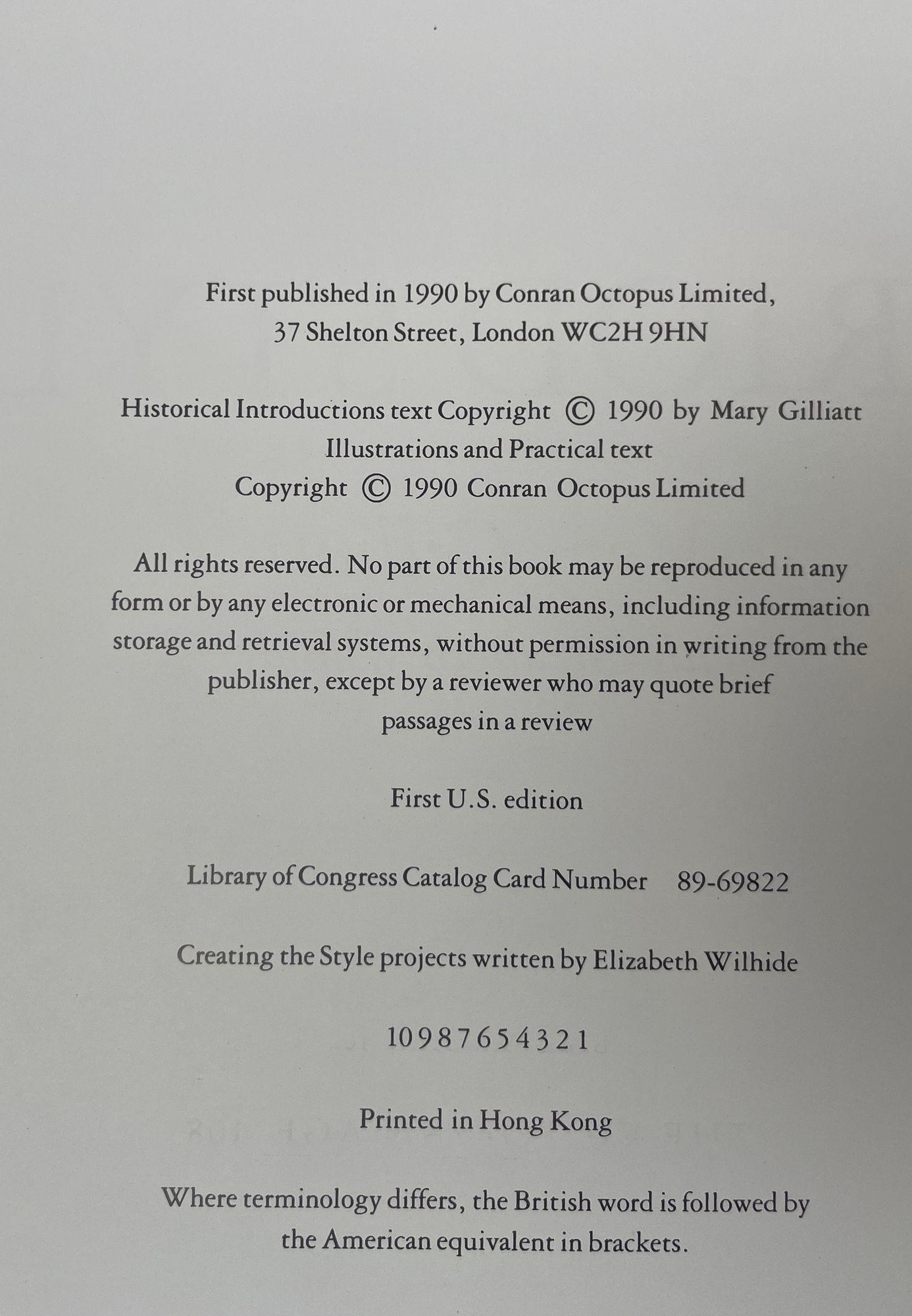 Papier Livre à couverture rigide d'époque de Mary Gilliatt Elizabeth Wilhide en vente