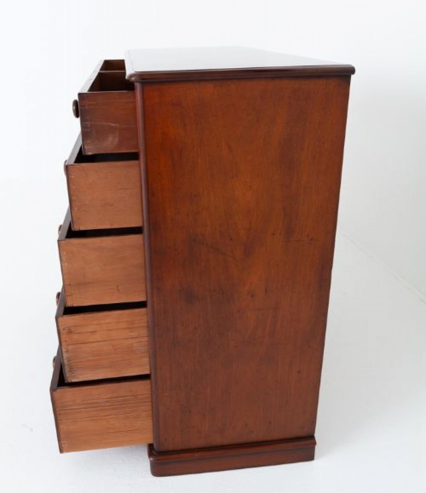 Mid-19th Century Period Victorian chest of drawers mahogany 1860
