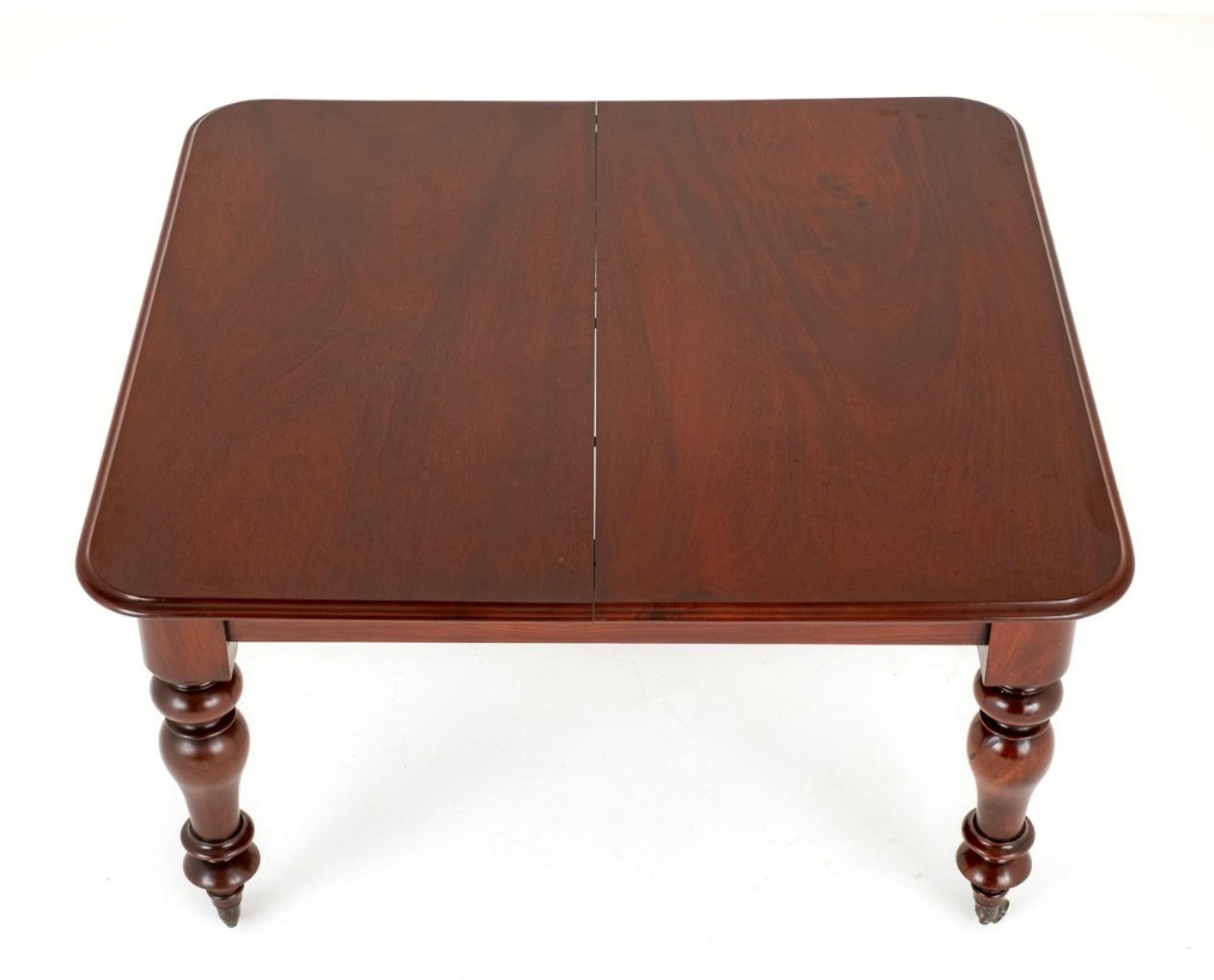 Period Victorian Dining Table Extending Mahogany 1860 In Good Condition For Sale In Potters Bar, GB