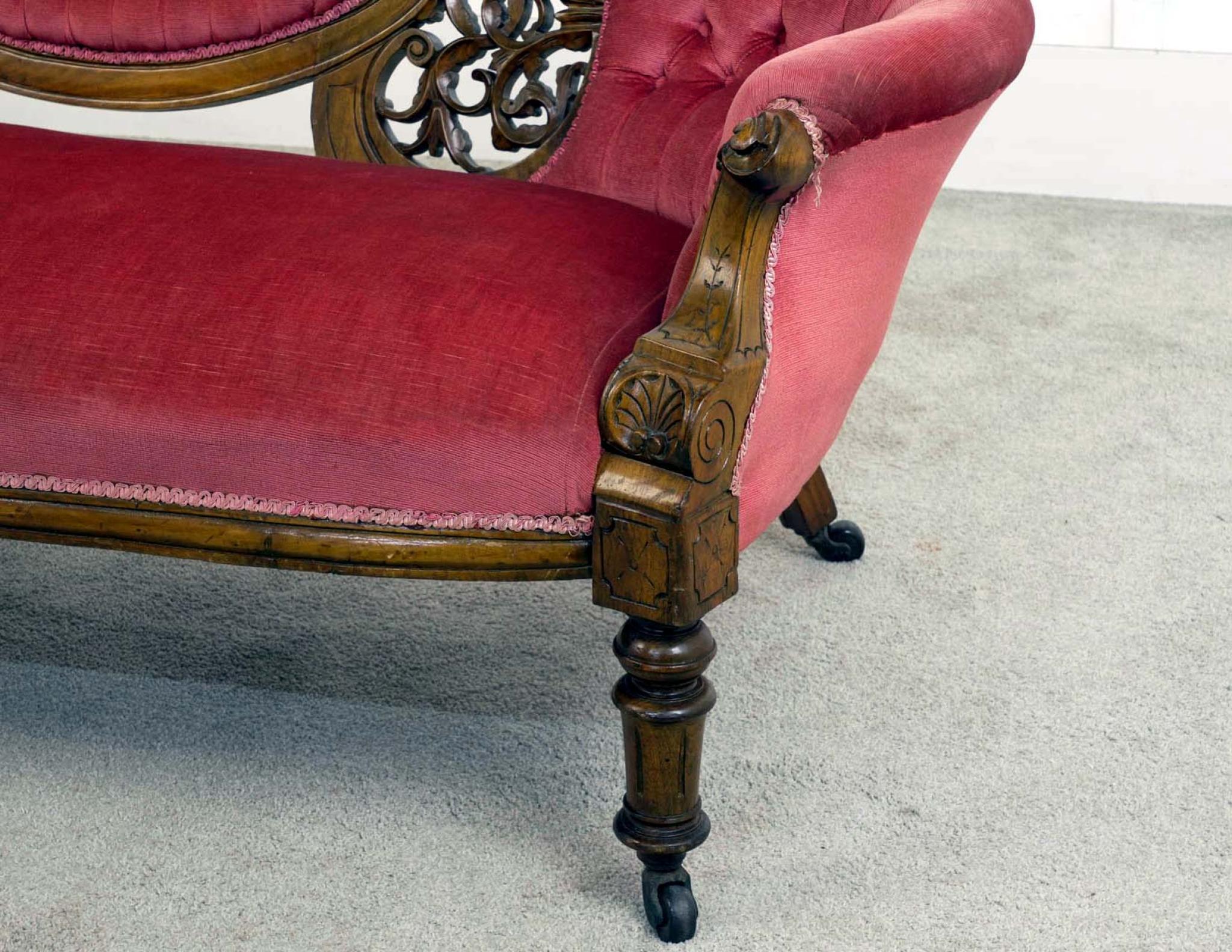 Period Victorian Settee Walnut Couch 1880 For Sale 8