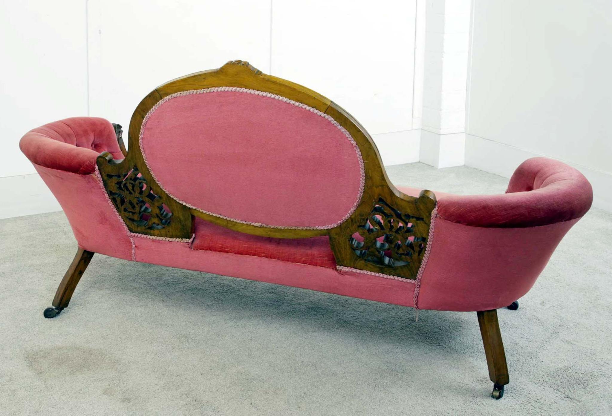 Period Victorian Settee Walnut Couch 1880 For Sale 2