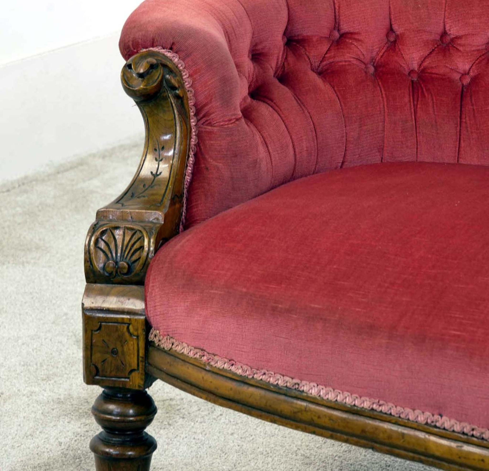 Period Victorian Settee Walnut Couch 1880 For Sale 5