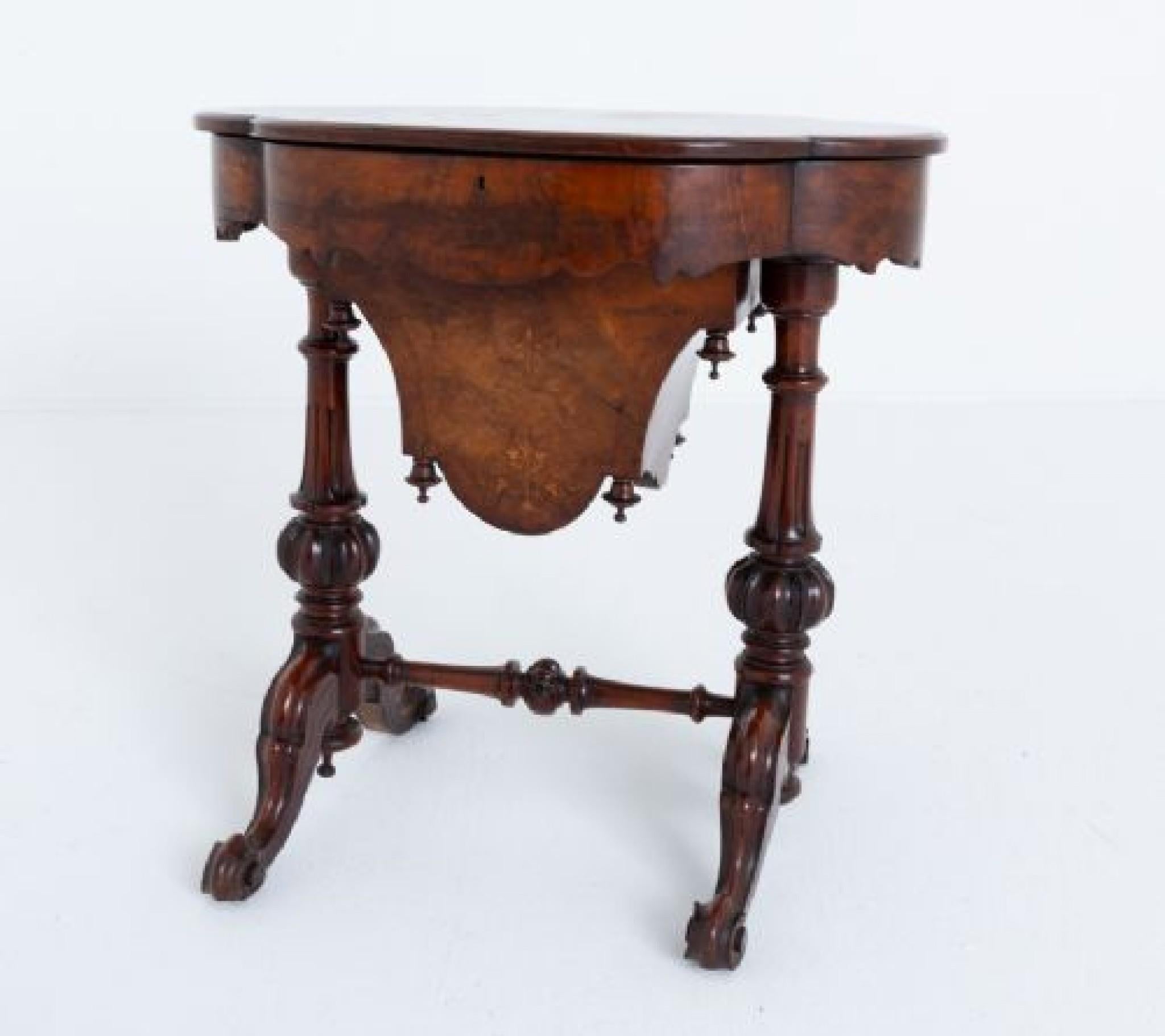 Tavolo da cucito d'epoca vittoriana in radica di noce 1860 In condizioni buone in vendita a Potters Bar, GB