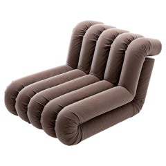 Chaise longue en cuir nubuck gris cannelé Periscopio par Studiopepe
