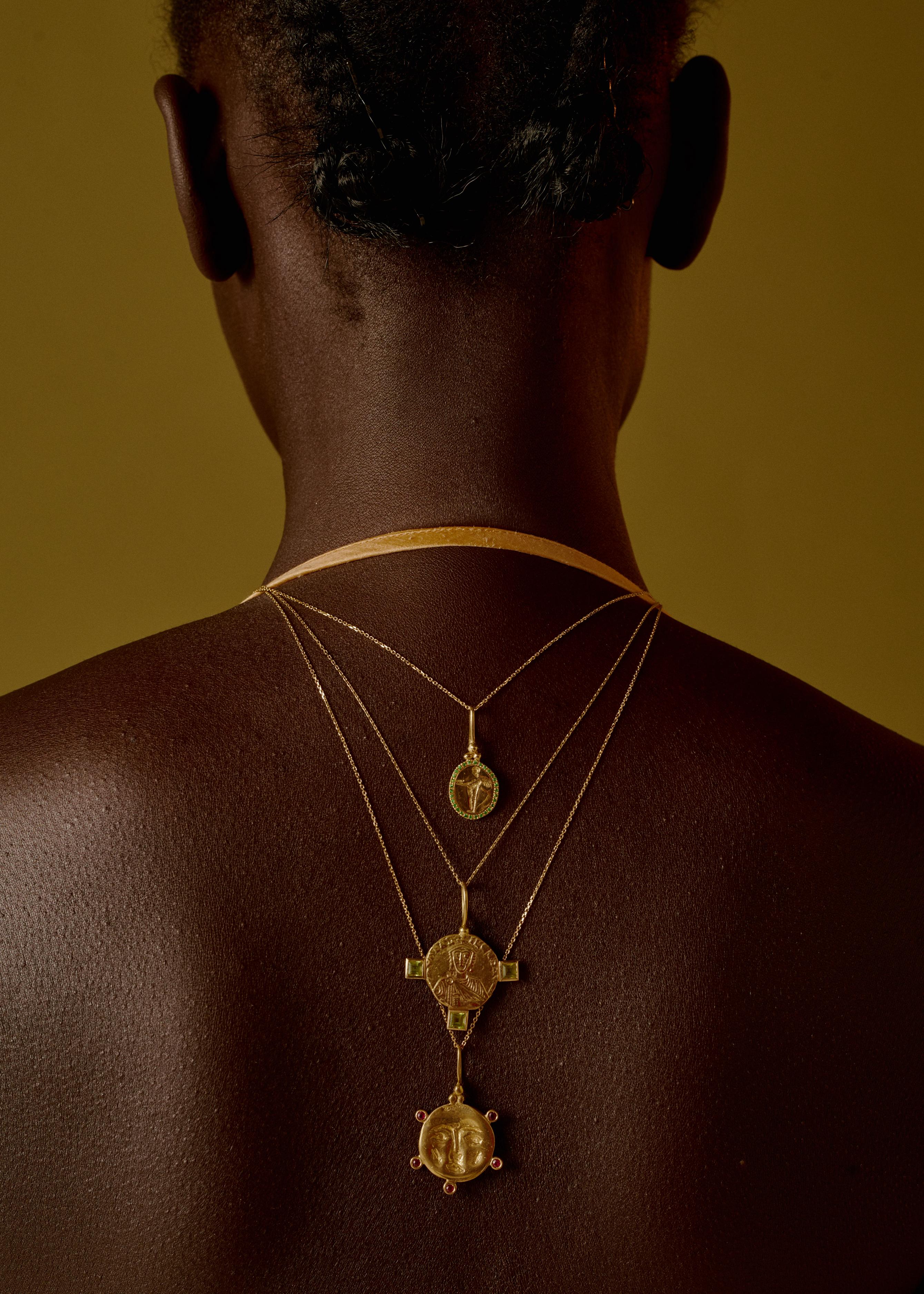 Artisan Peristera Pendant with Tsavorit Garnet, 18 Karat Yellow Gold For Sale