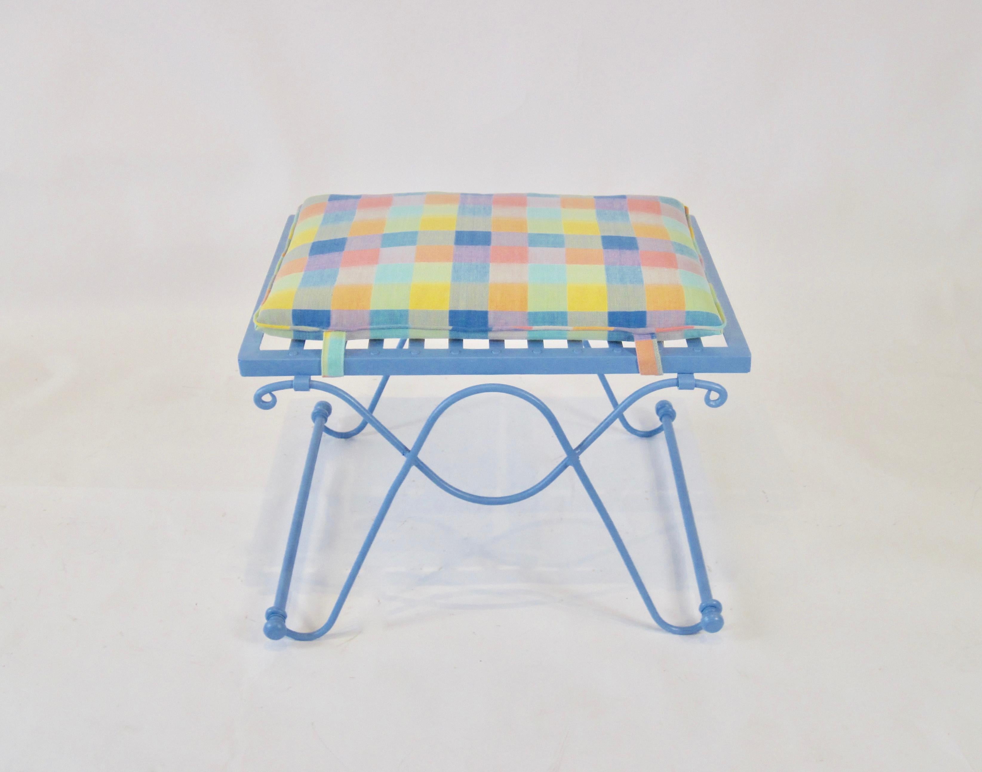Banc en fer forgé bleu pervenche des années 1950 en vente 3