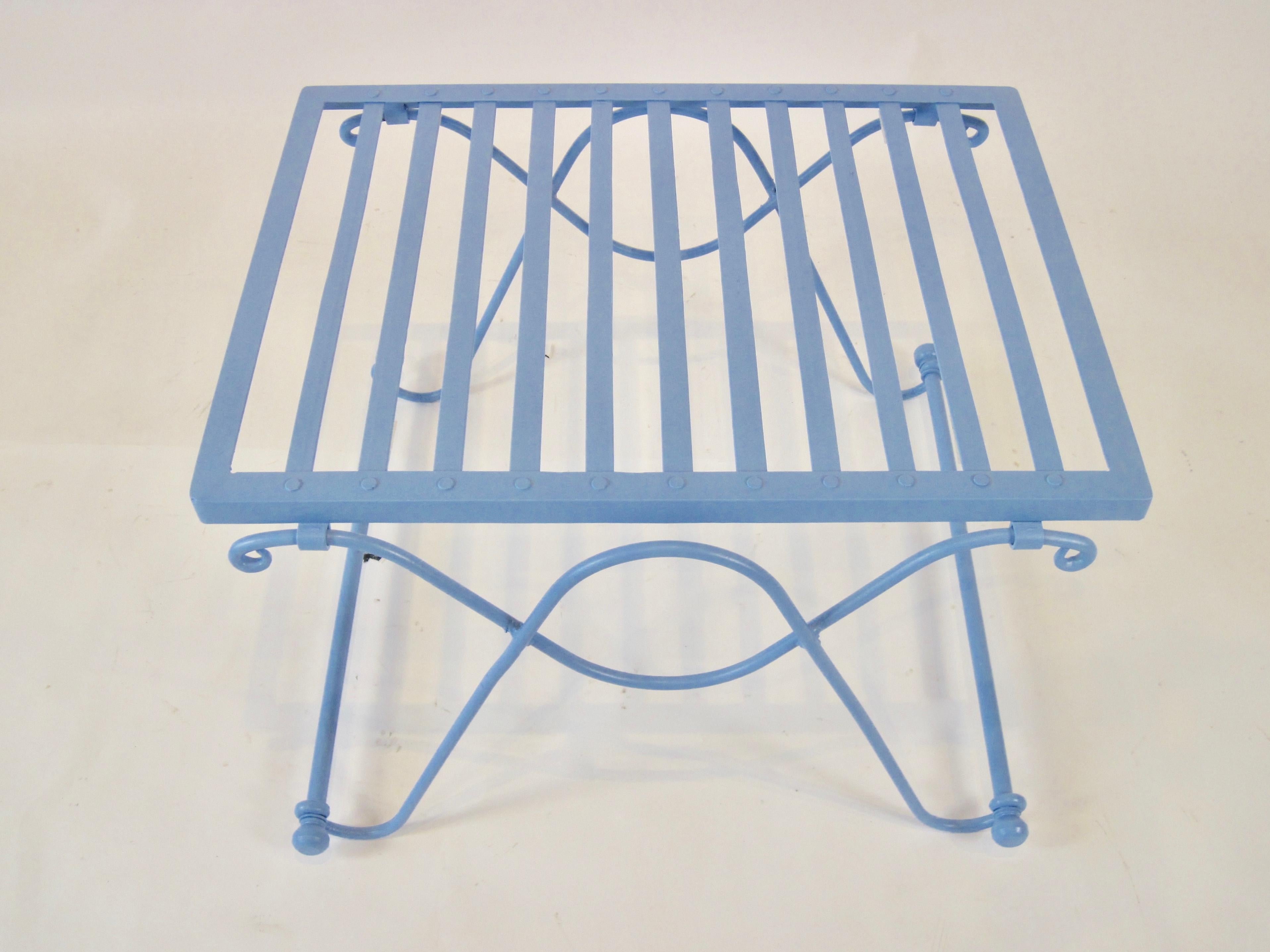 Tissu Banc en fer forgé bleu pervenche des années 1950 en vente