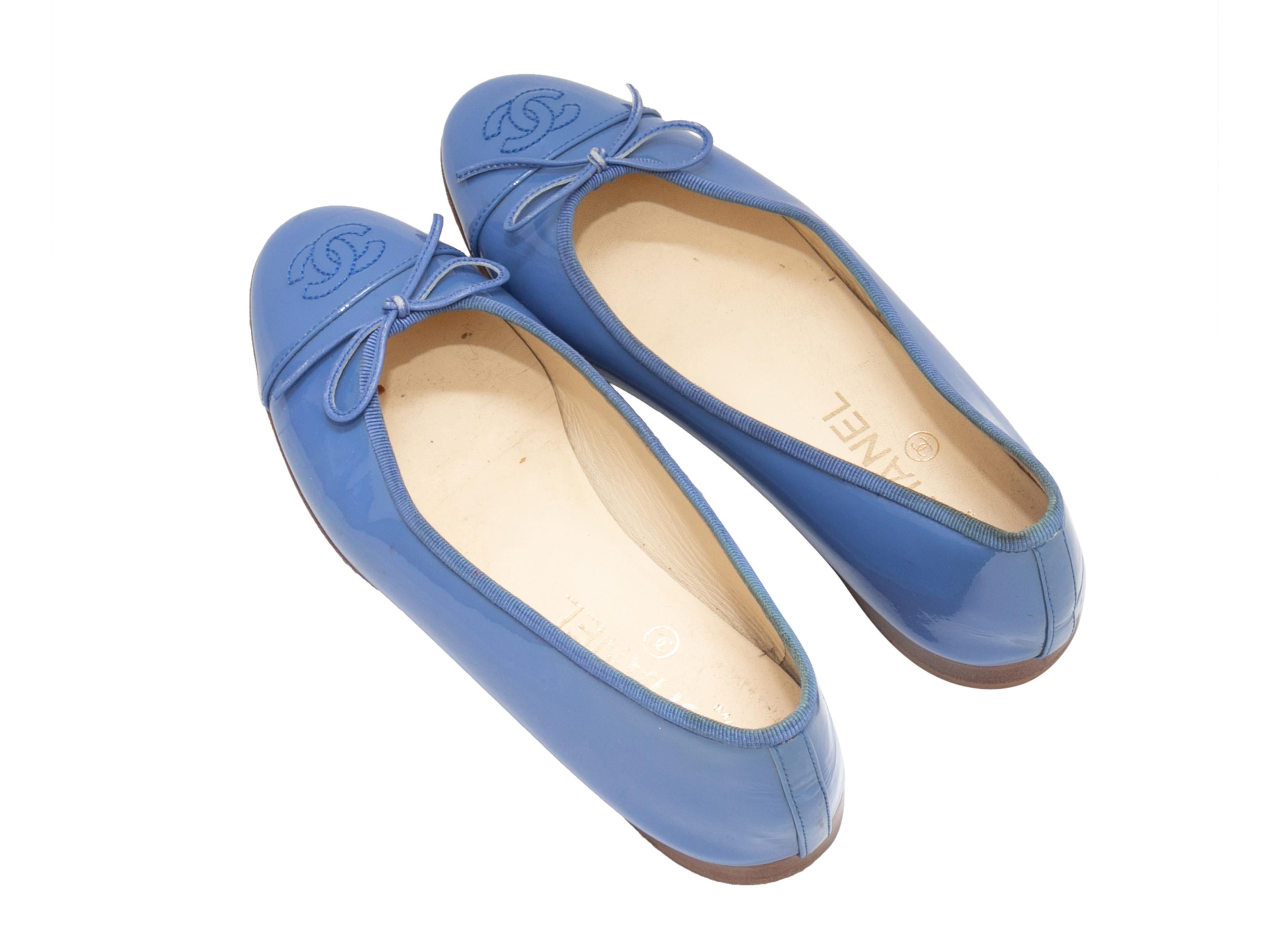 Periwinkle Chanel Patent Cap-Toe Ballet Flats Size 36.5 In Good Condition In New York, NY