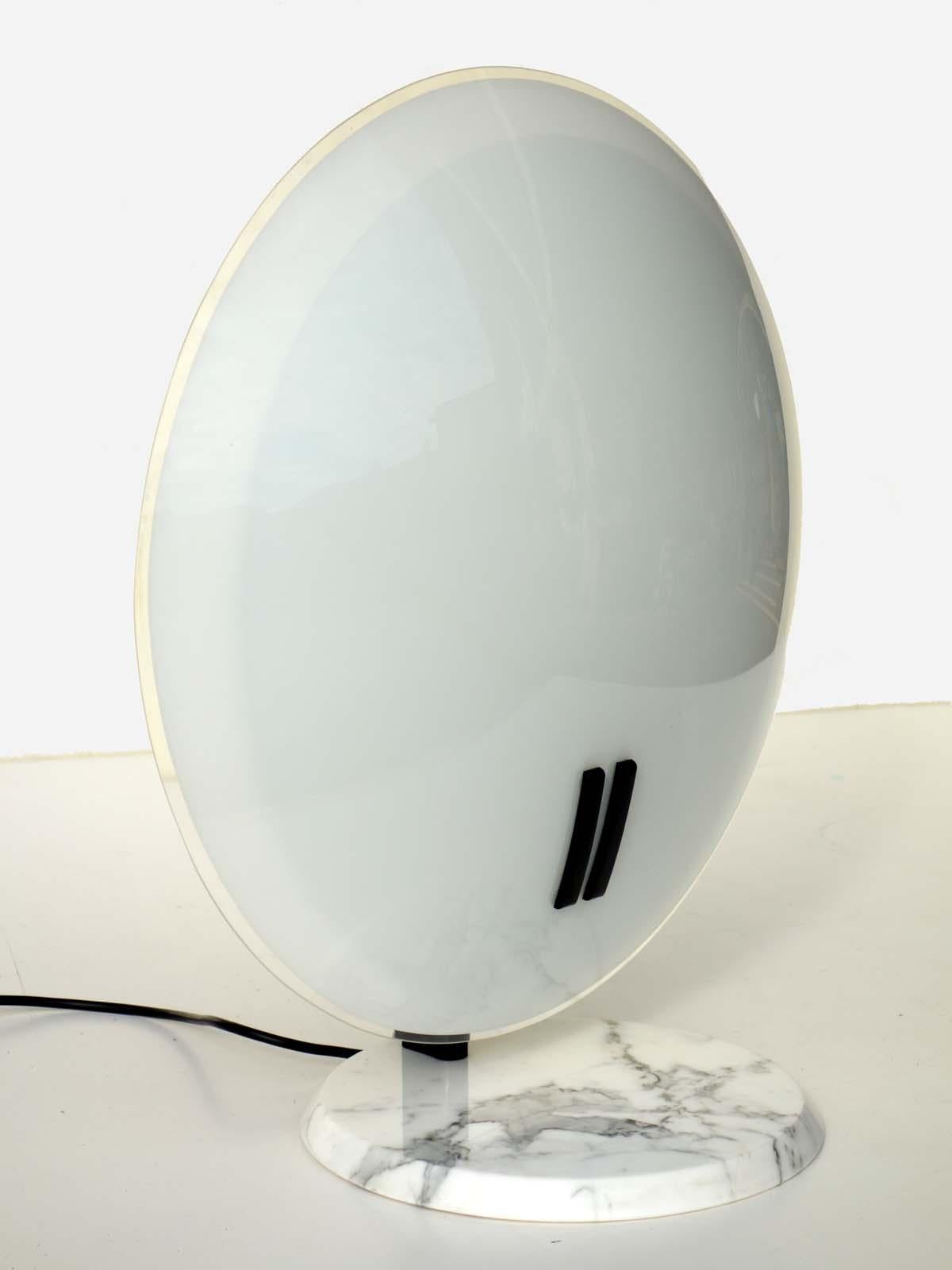 Italienische Tischlampe „Perla“ von Bruno Gecchellin für O-Luce, 1980er Jahre, italienisches Design (Moderne der Mitte des Jahrhunderts) im Angebot