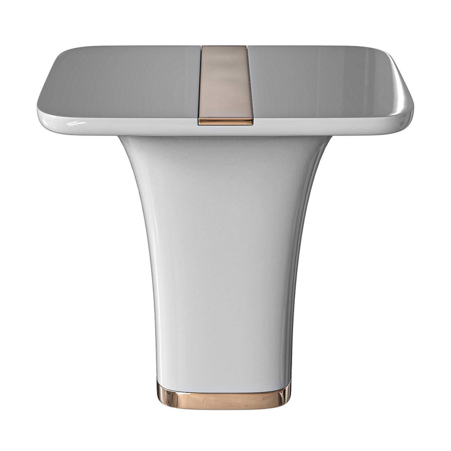 Turc Table d'appoint Perla en acier inoxydable et détails en bronze, faite à la main, Istanbul en vente