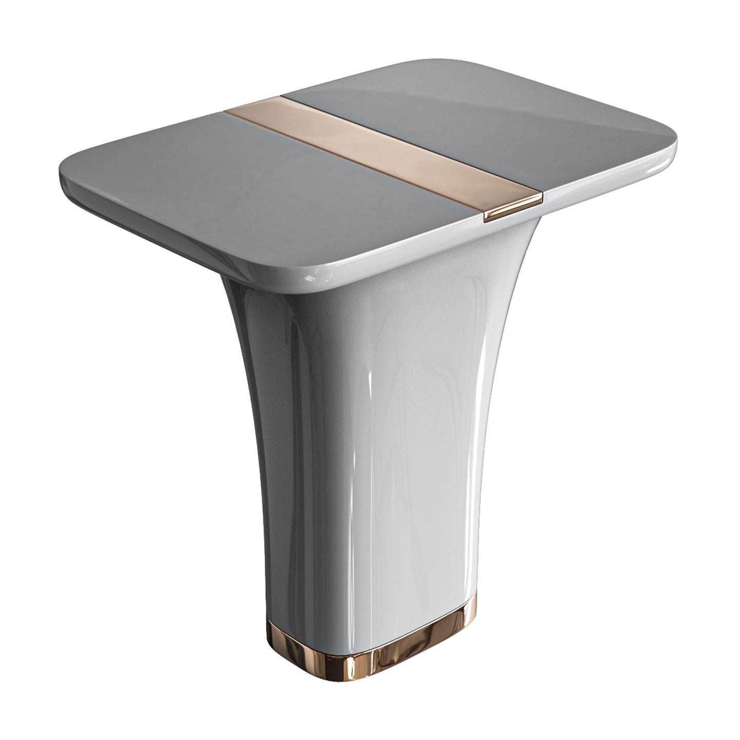 Table d'appoint Perla en acier inoxydable et détails en bronze, faite à la main, Istanbul en vente 2