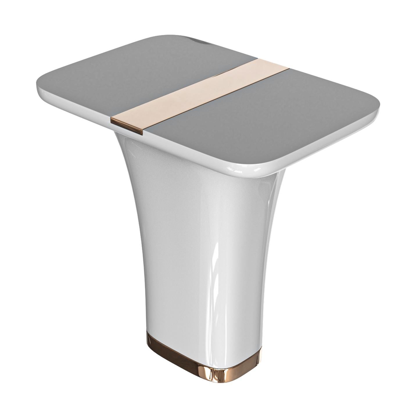 Table d'appoint Perla en acier inoxydable et détails en bronze, faite à la main, Istanbul en vente 3