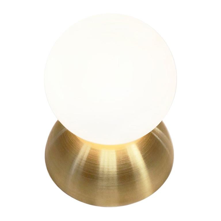 Plafonnier ou applique perle avec globe en verre opale sablé blanc soufflé à la main