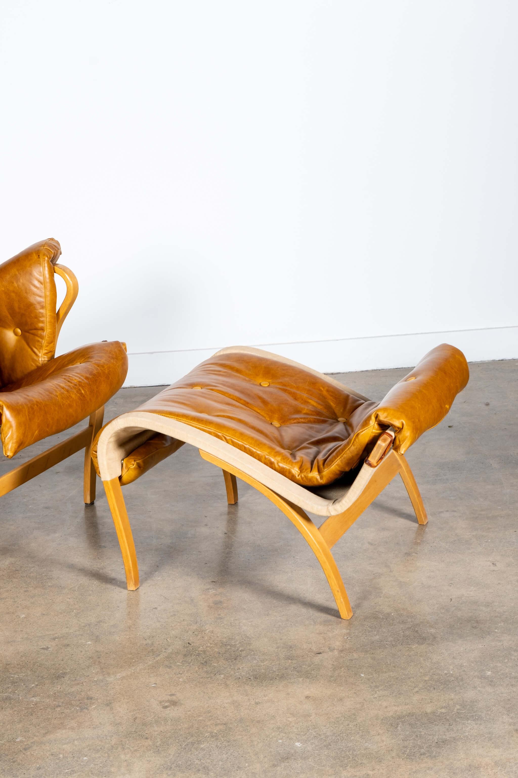 'Pernilla 69' Leather and Beech Chair and Ottoman by Bruno Mathsson for Dux For Sale 4