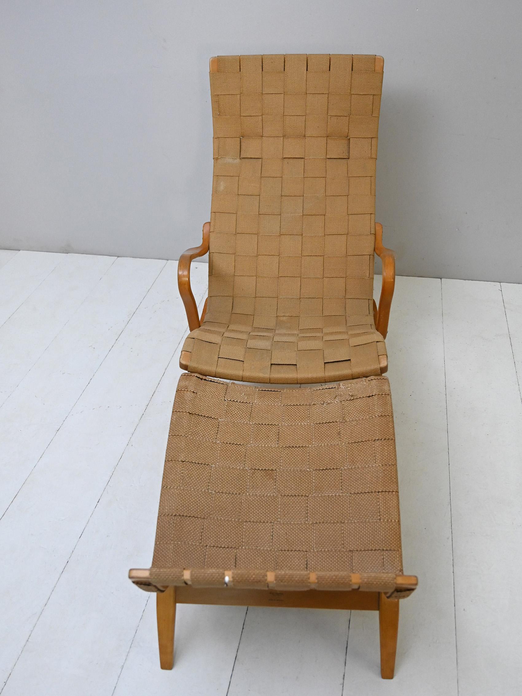 'Pernilla' Armchair and Footstool Designed by Bruno Mathsson In Good Condition For Sale In Brescia, IT