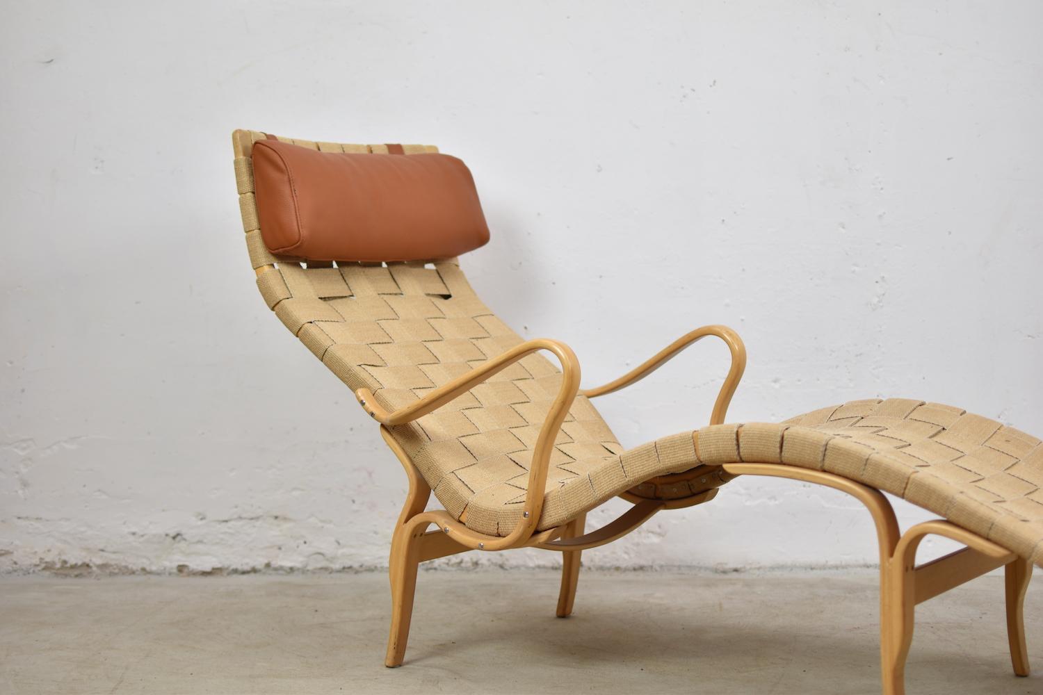 ‘Pernilla’ chaise Lounge by Bruno Mathsson for Karl Mathsson, Sweden, 1963. This item features the original webbing and laminated beech frame. All in very well presented original condition, the cushion is professionally reupholstered in cognac