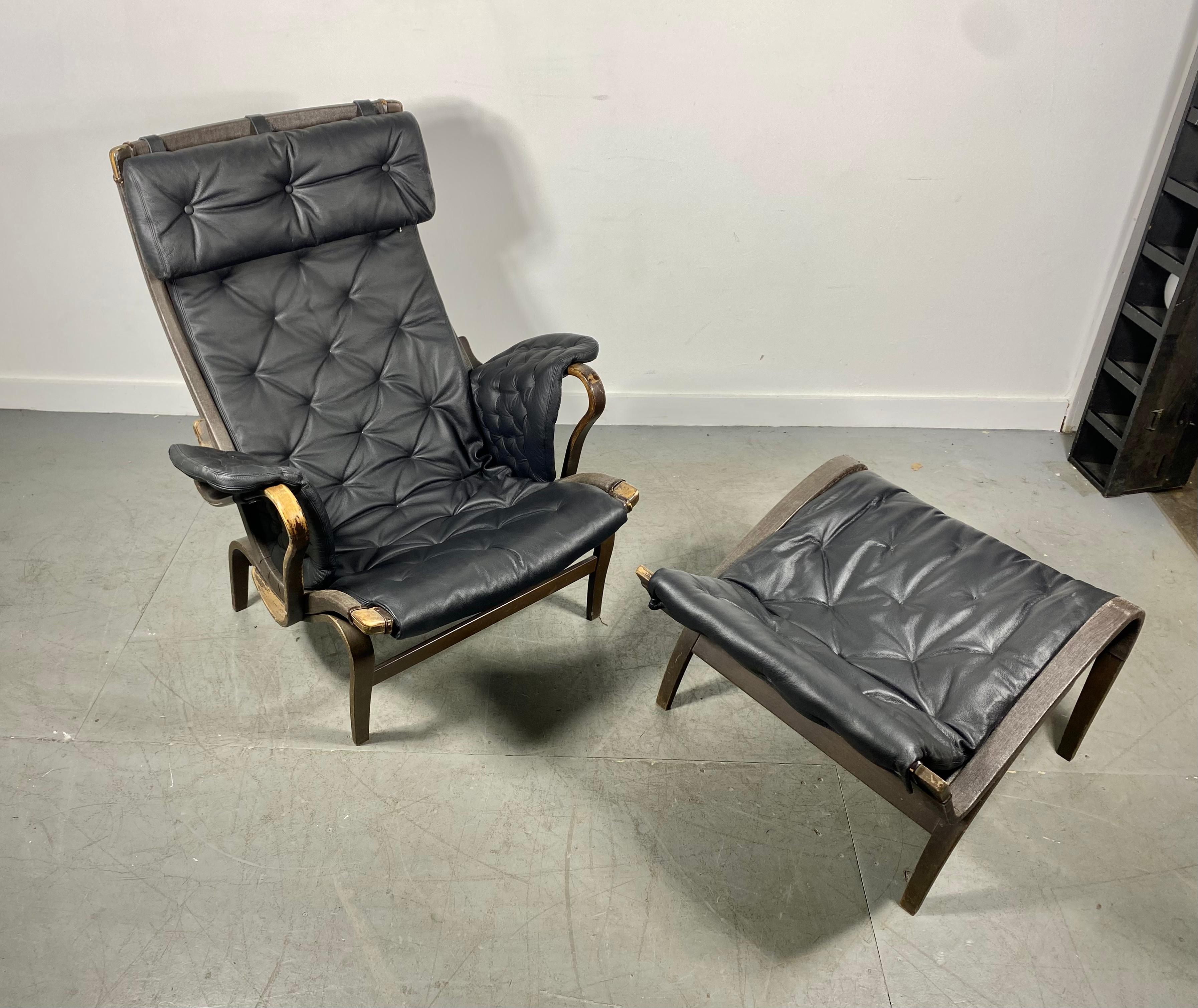 Scandinavian Modern Pernilla Leather Lounge Chair and Ottoman by Bruno Mathsson for DUX For Sale
