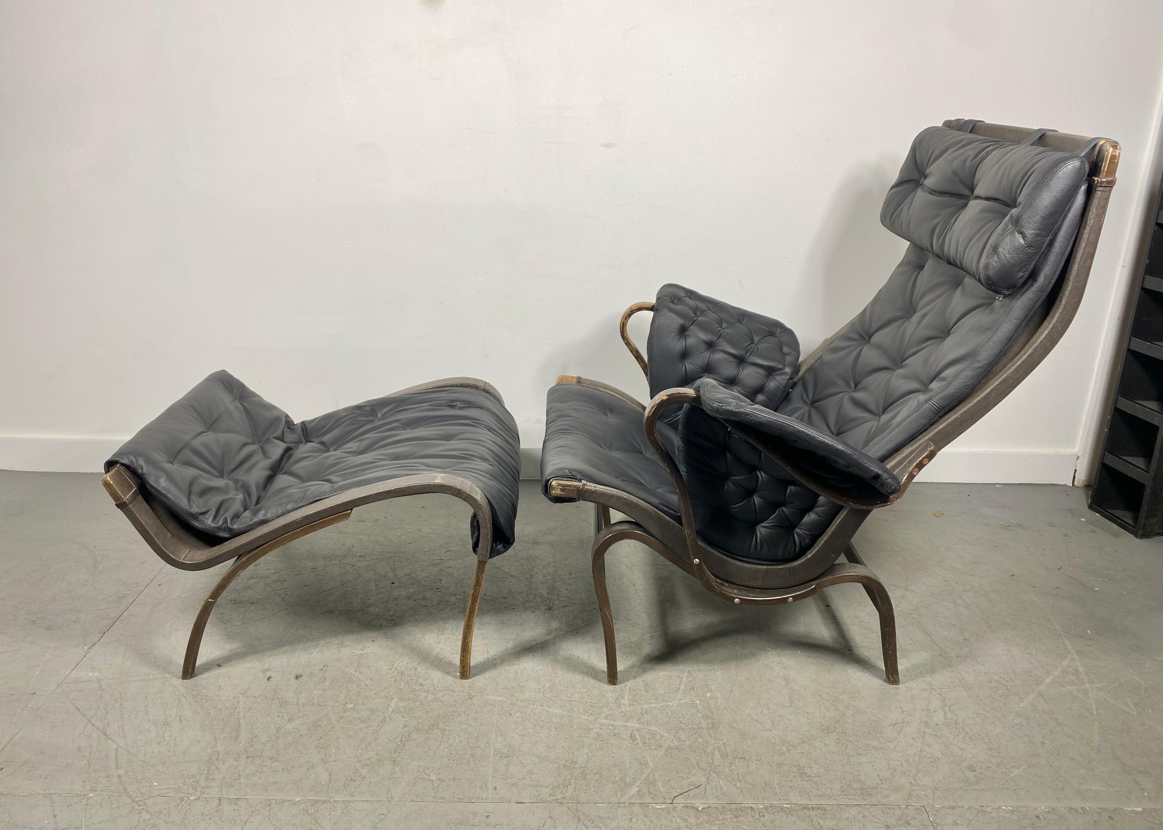 Mid-20th Century Pernilla Leather Lounge Chair and Ottoman by Bruno Mathsson for DUX For Sale