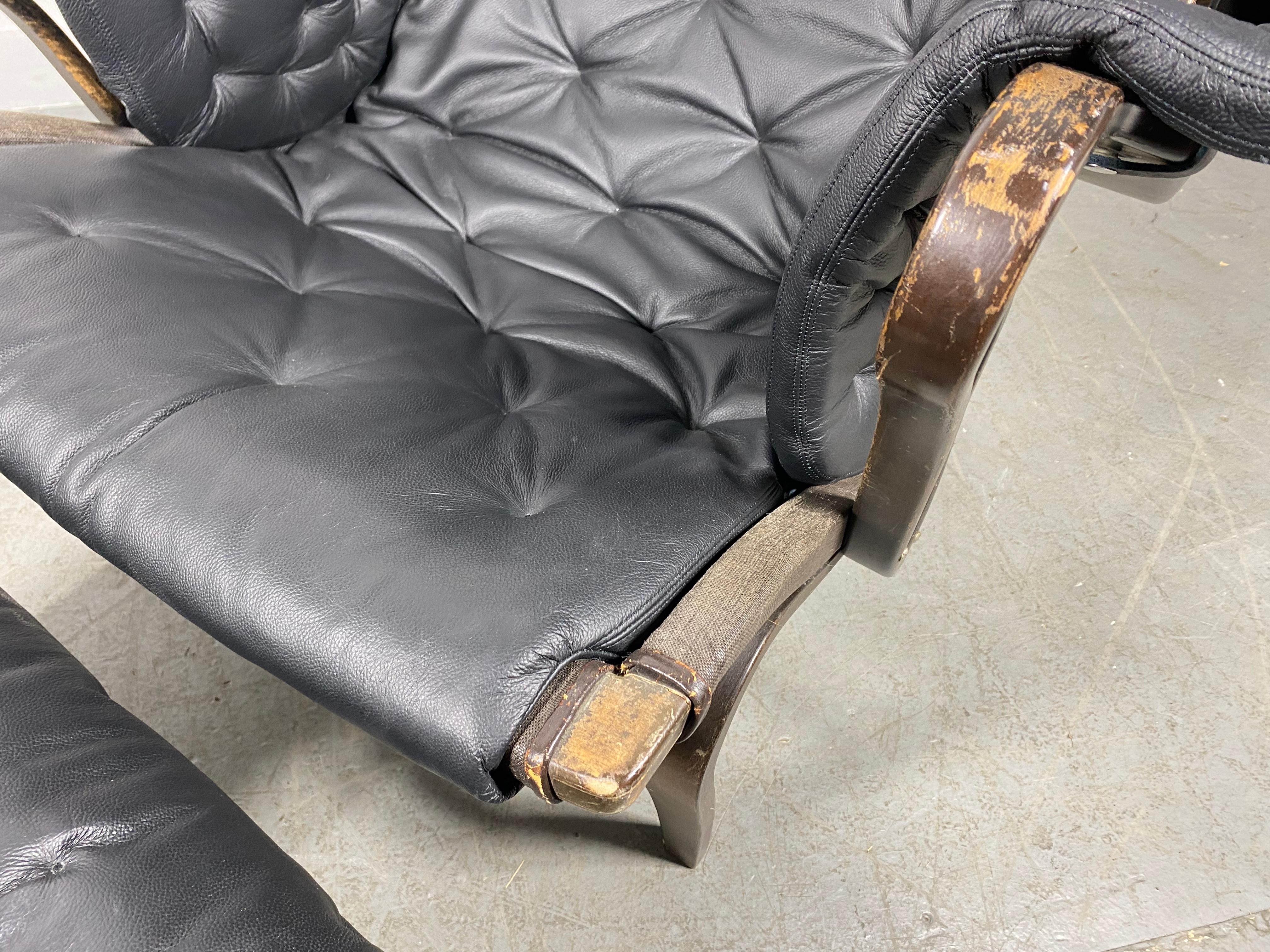 Pernilla Leather Lounge Chair and Ottoman by Bruno Mathsson for DUX For Sale 2