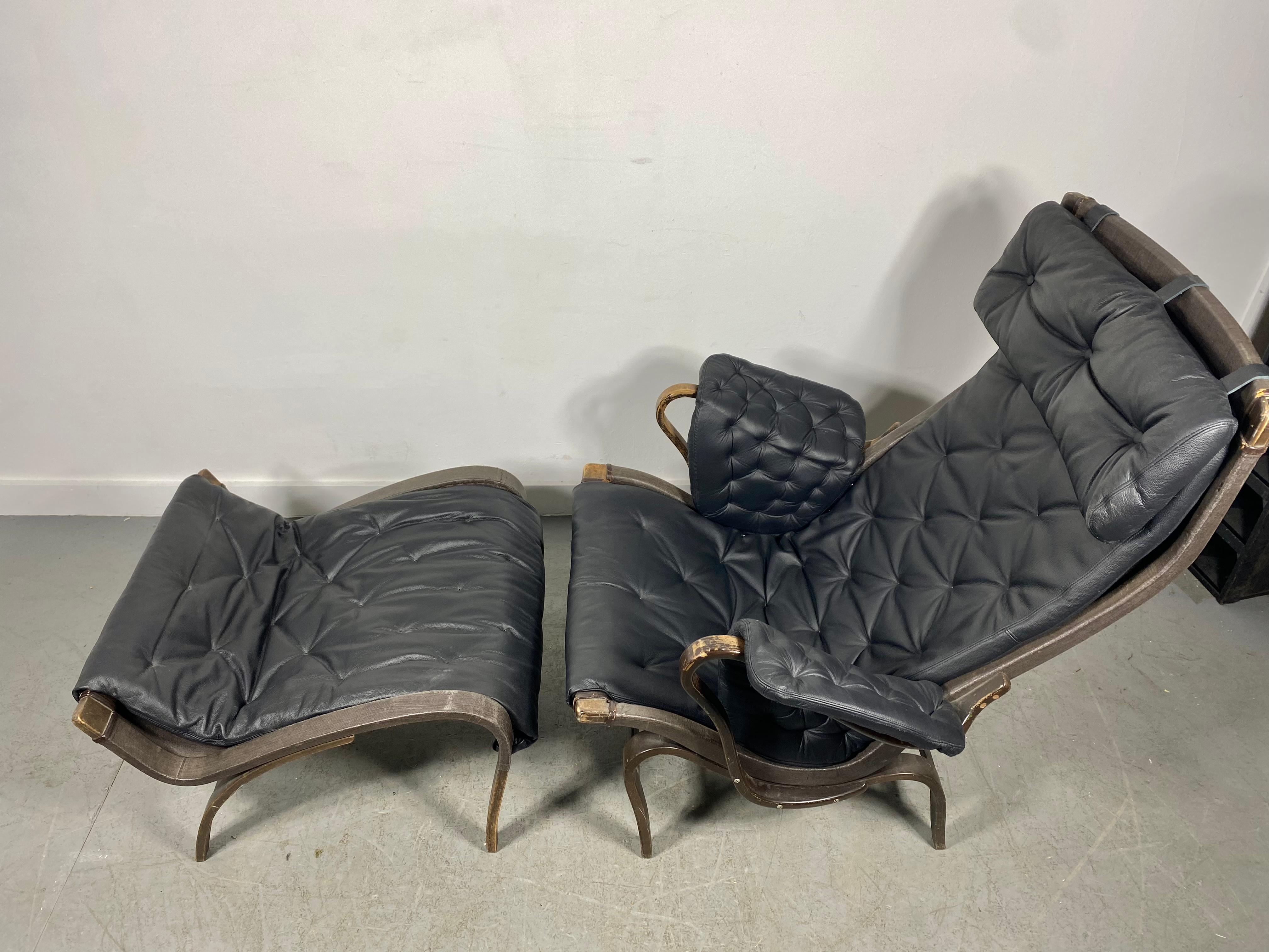 Pernilla Leather Lounge Chair and Ottoman by Bruno Mathsson for DUX For Sale 3