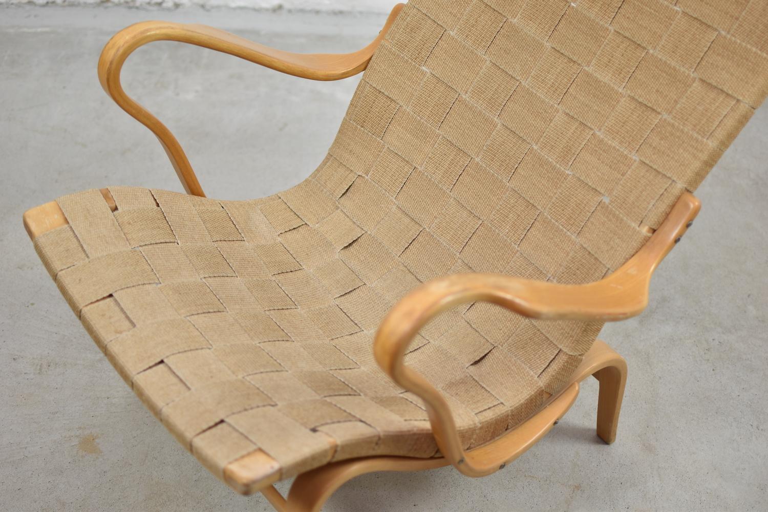 ‘Pernilla’ lounge chair by Bruno Mathsson for Karl Mathsson, Sweden 1950’s In Good Condition In Antwerp, BE