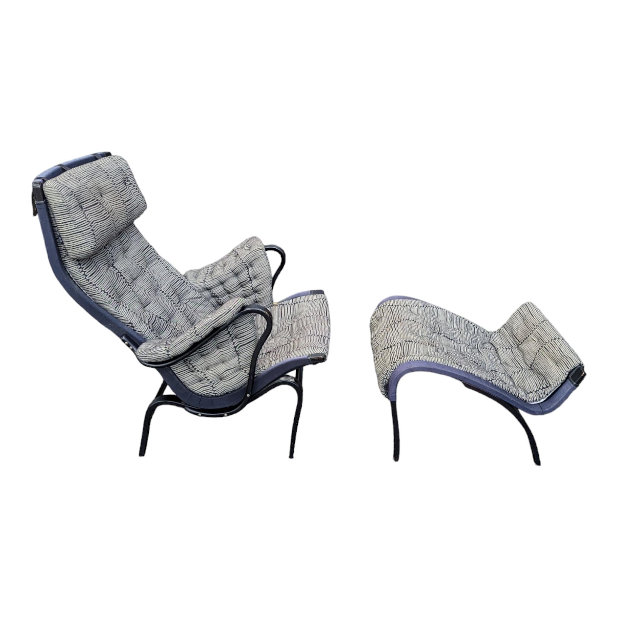 Pernilla Lounge Chair with Ottoman Anniversary Edition Bruno Mathsson by Dux For Sale 3