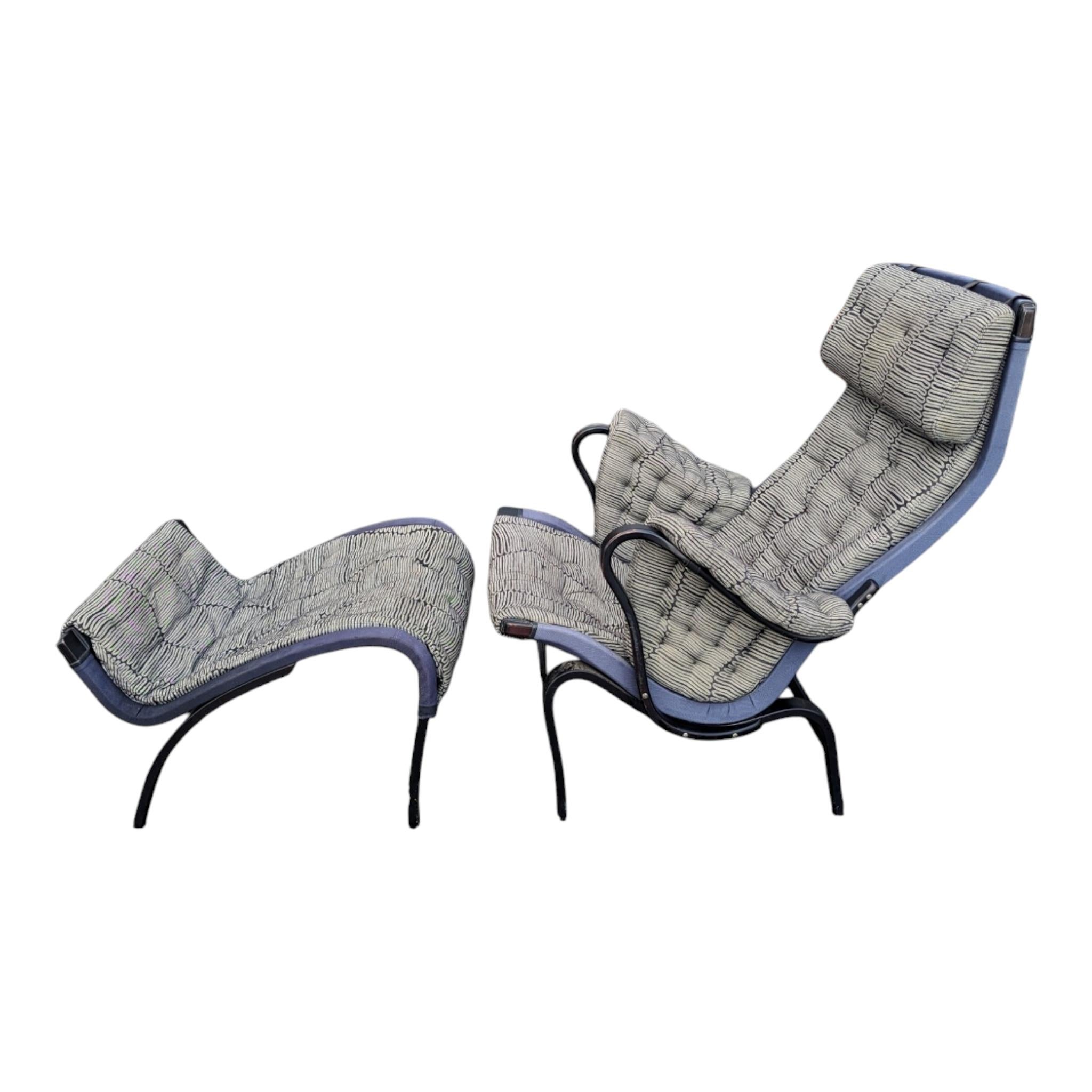 Pernilla Lounge Chair with Ottoman Anniversary Edition Bruno Mathsson by Dux For Sale 4
