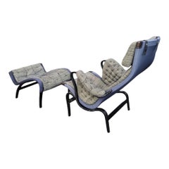 Fauteuil de salon Pernilla avec pouf anniversaire Bruno Mathsson par Dux