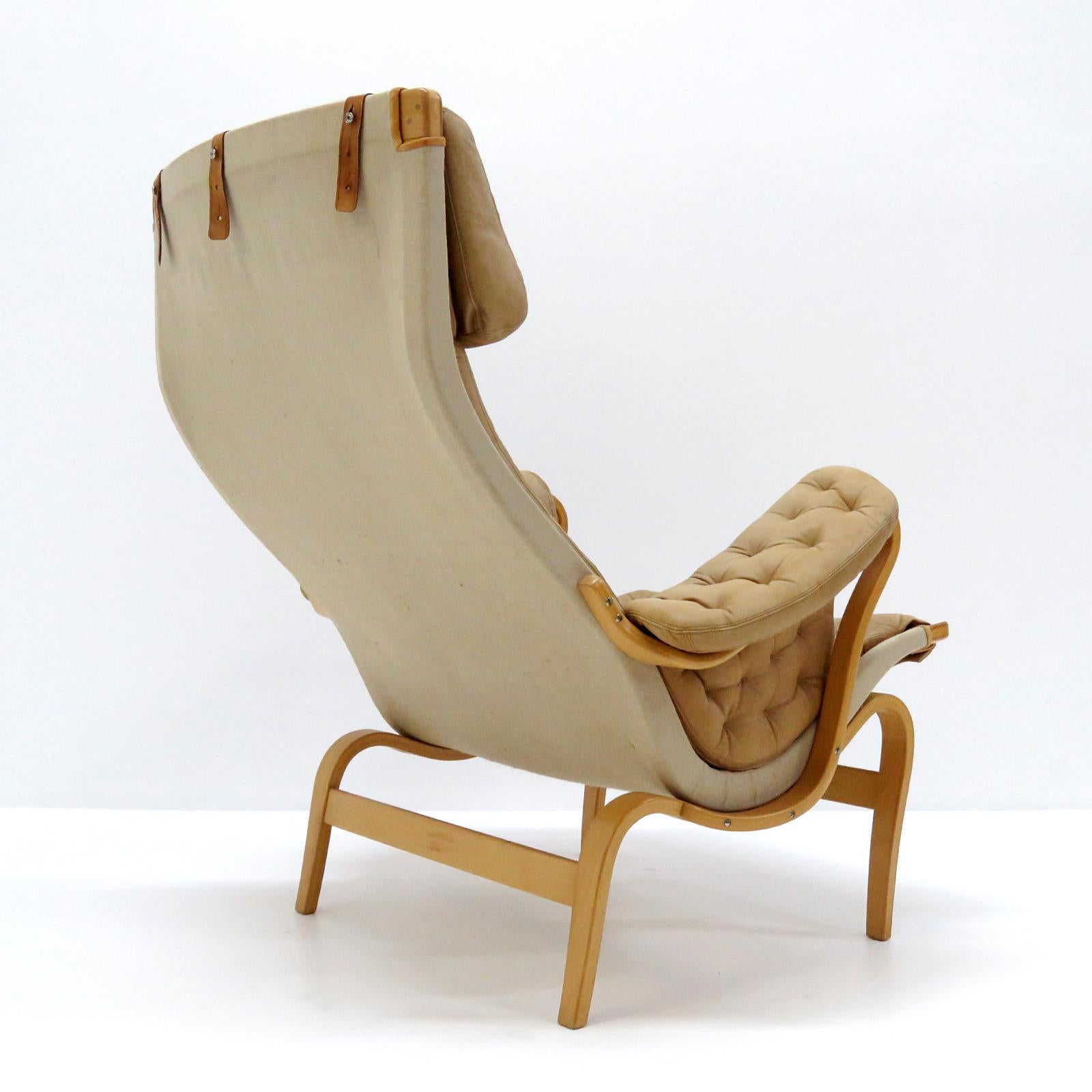 Pernilla Lounge Chairs by Bruno Mathsson for DUX In Good Condition In Los Angeles, CA