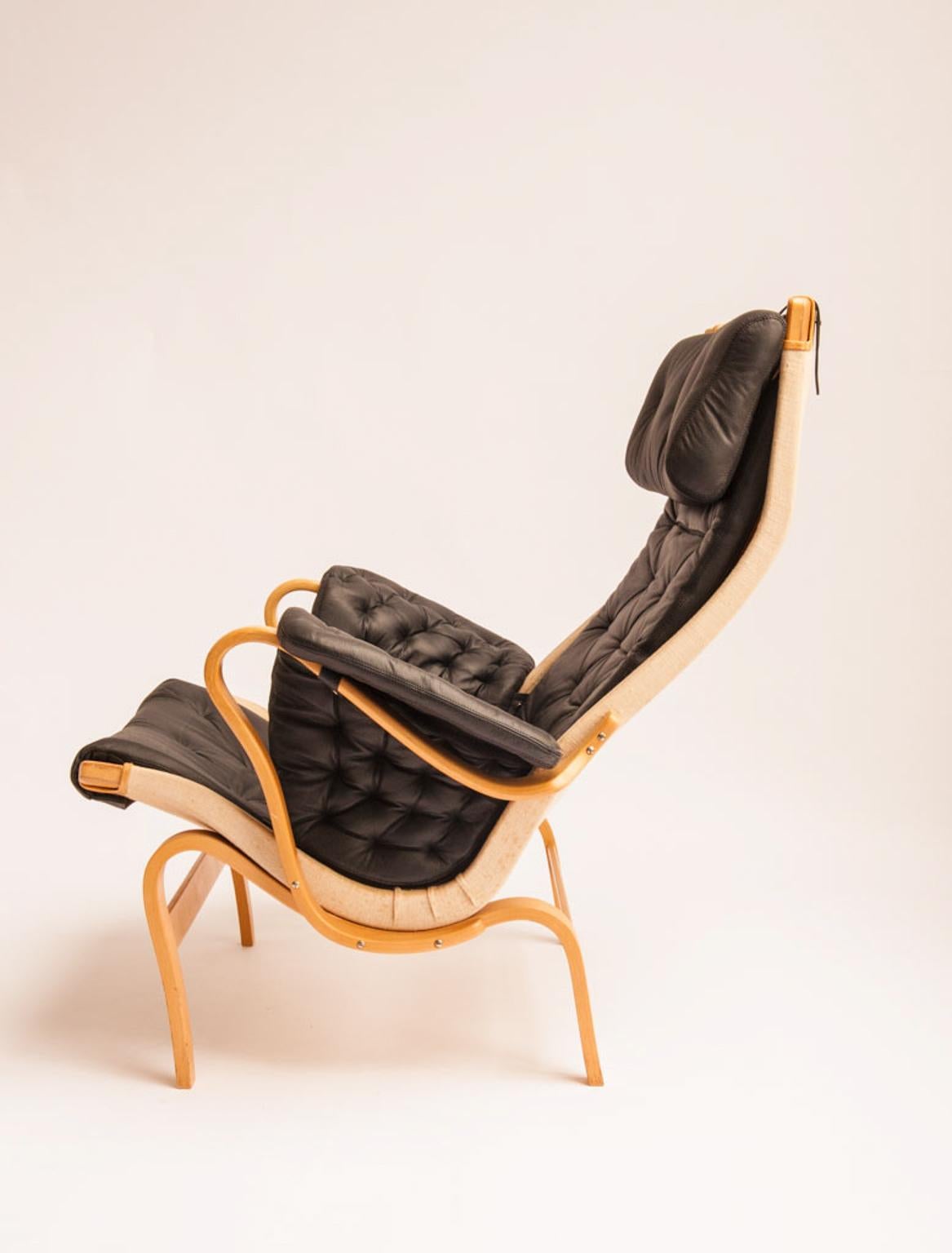 Scandinavian Modern Pernille Lounge chair by Bruno Mathsson