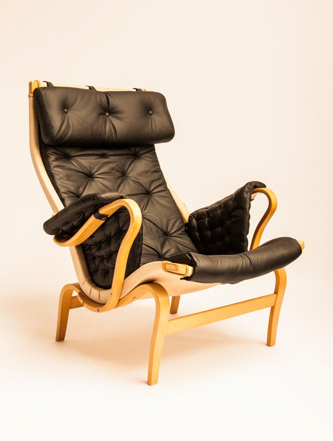 Leather Pernille Lounge chair by Bruno Mathsson