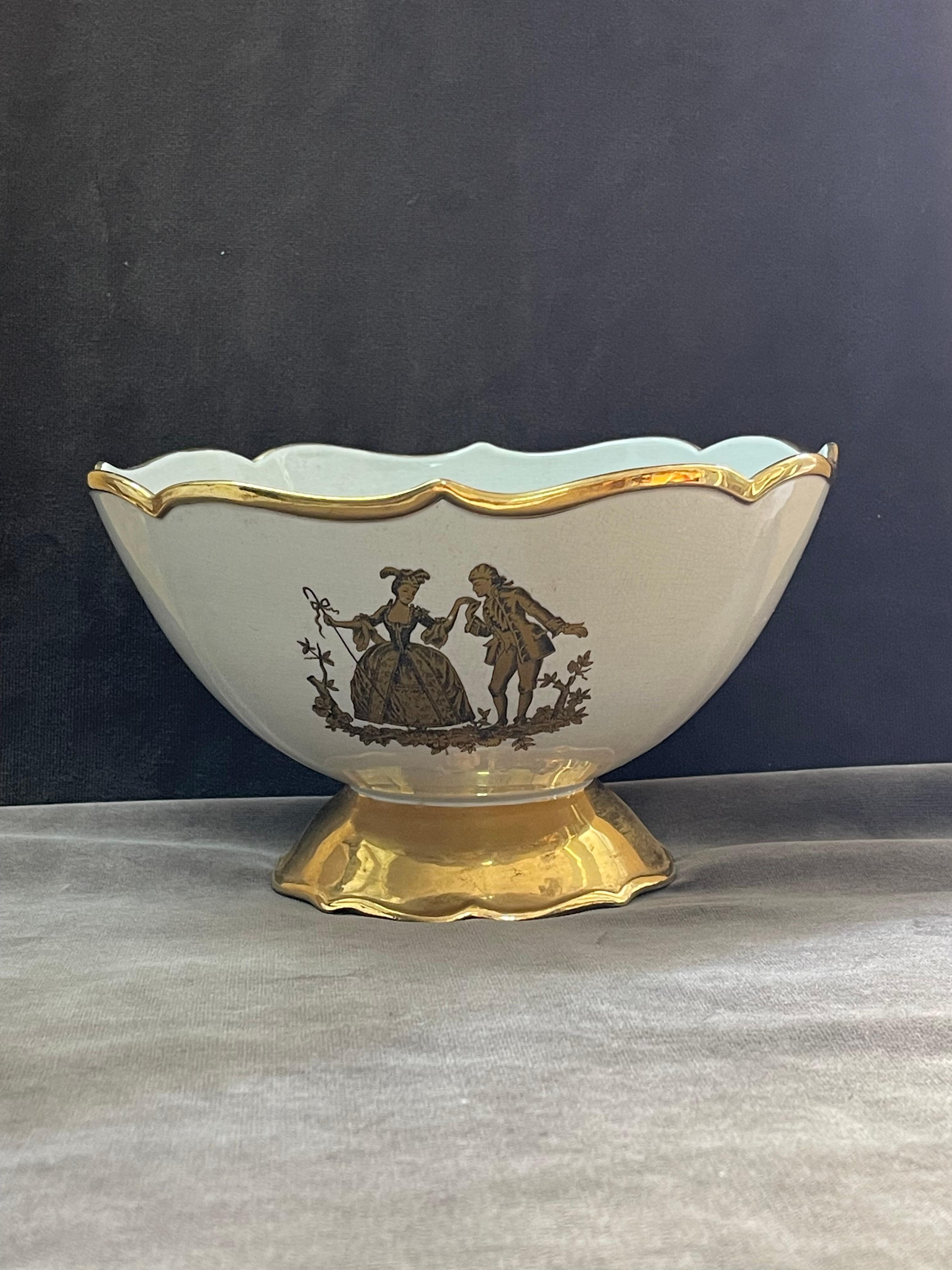 Taza de porcelana blanca y dorada firmada por Perod Italiano en venta