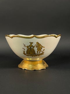 Coupe en porcelaine blanche et or signée Perod