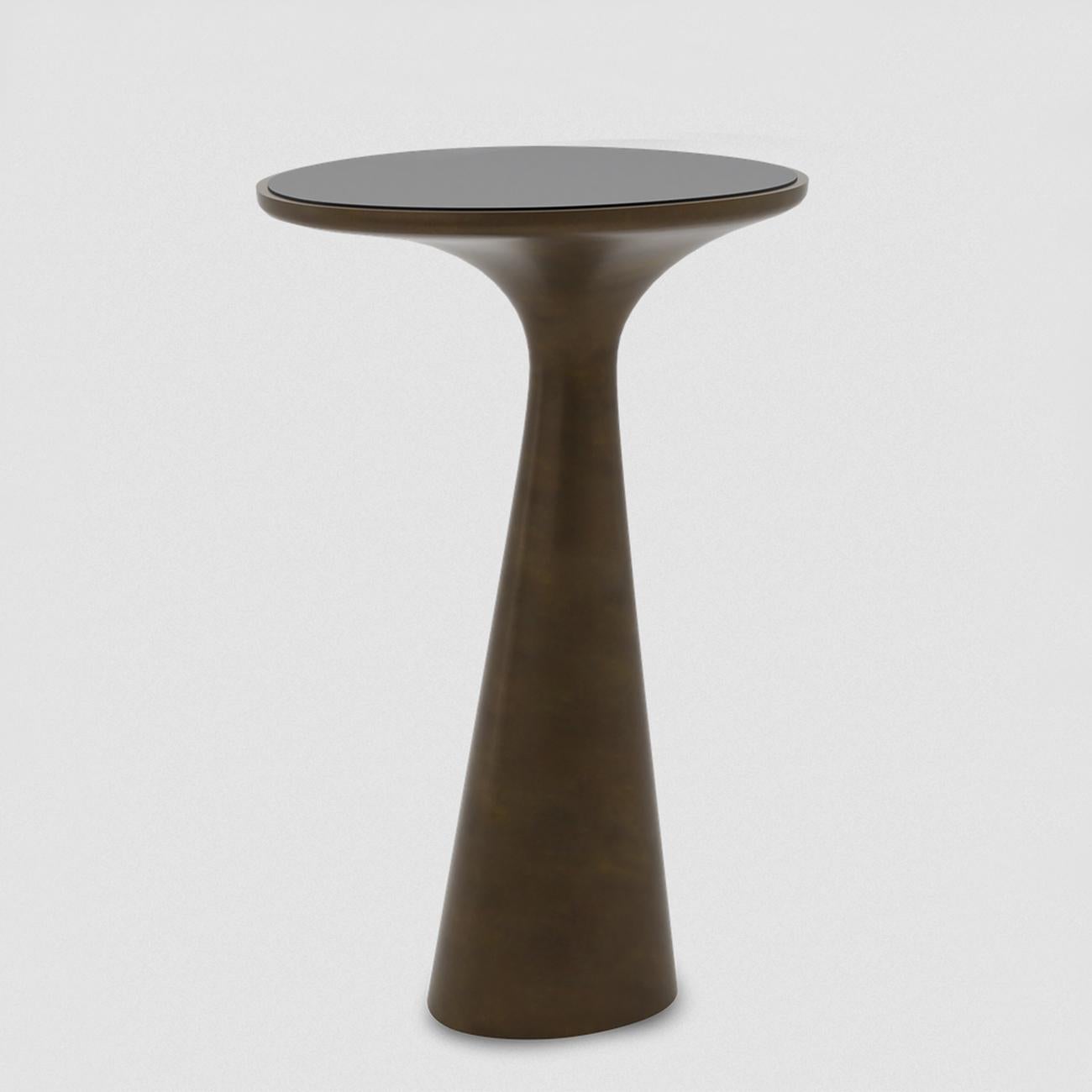 Side Table Perone with strong resin base in 
Aged bronzage finish. With a black glass top.