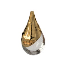 Perpetua Wandlampe aus geprägtem Messing Natürliche Ausführung