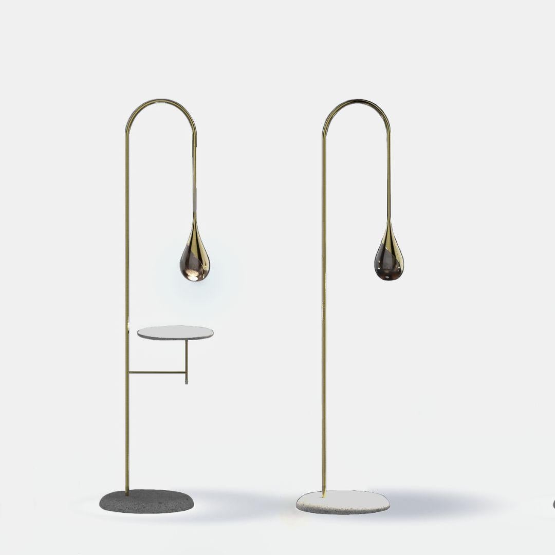 Perpetua Travertino Base and Shelf Floor Lamp, Hammered & Natural Brass Finish In New Condition For Sale In Firenze, FI