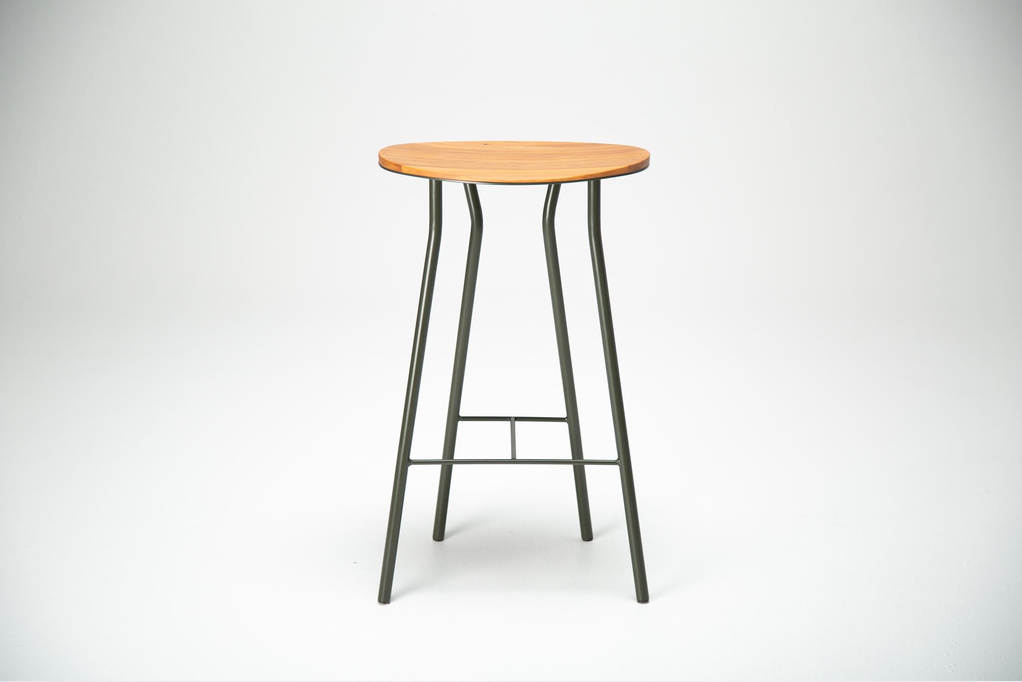 Perret Hocker von Atelier A Jones - Schwarze Eiche & Stahl im Zustand „Neu“ im Angebot in København S, DK