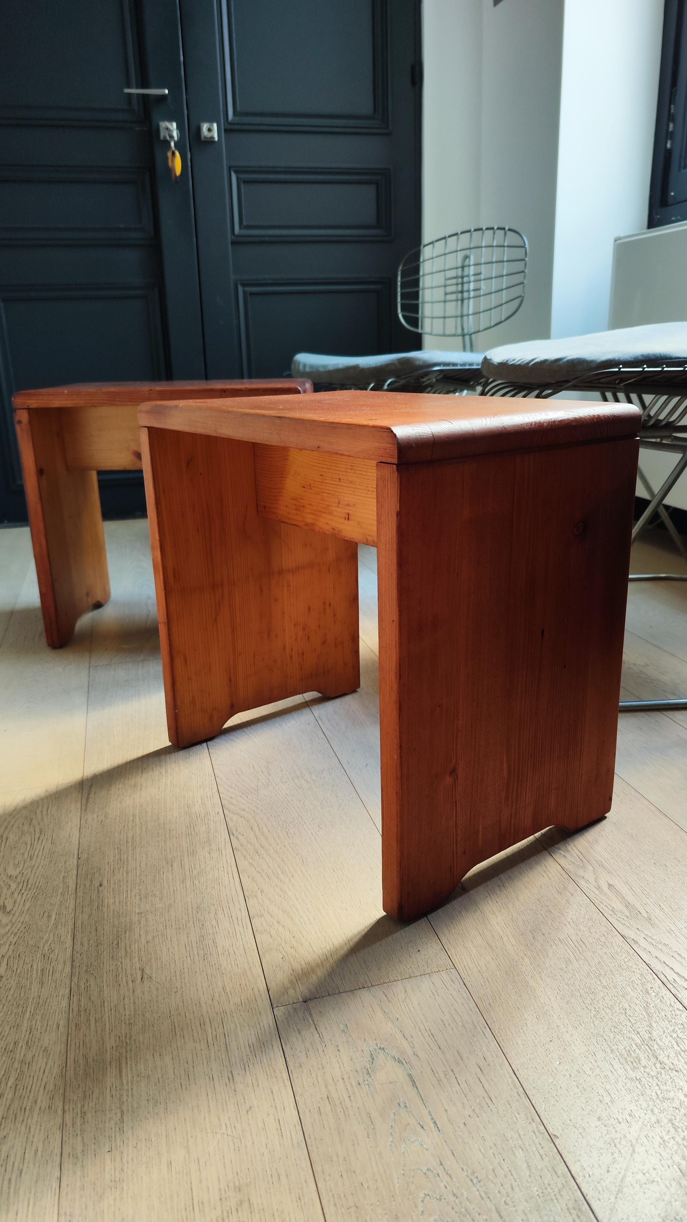 Perriand Pine Wood Stool Charlotte Perriand Pierre Et Vacances Les Arcs, 1800 For Sale 4