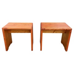 Tabouret en bois de pin Perriand Charlotte Perriand Pierre et vacances Les Arcs 1800