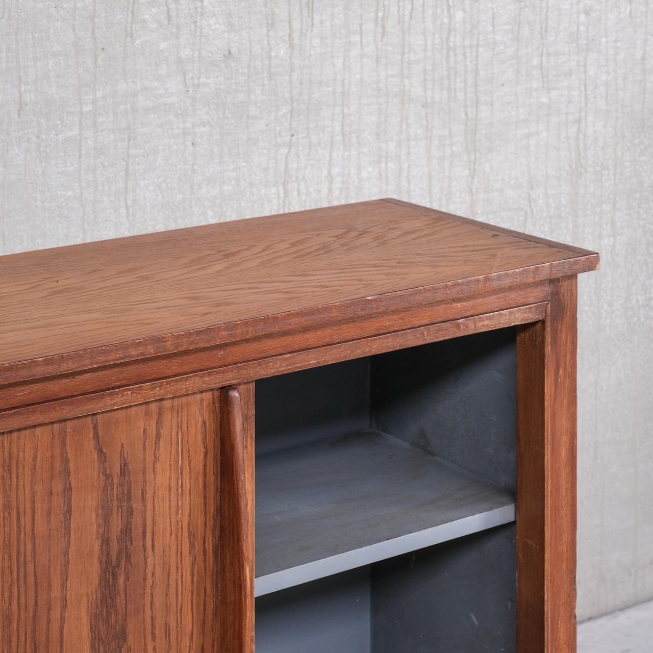 Credenza francese di metà secolo in stile Perriand in vendita 7