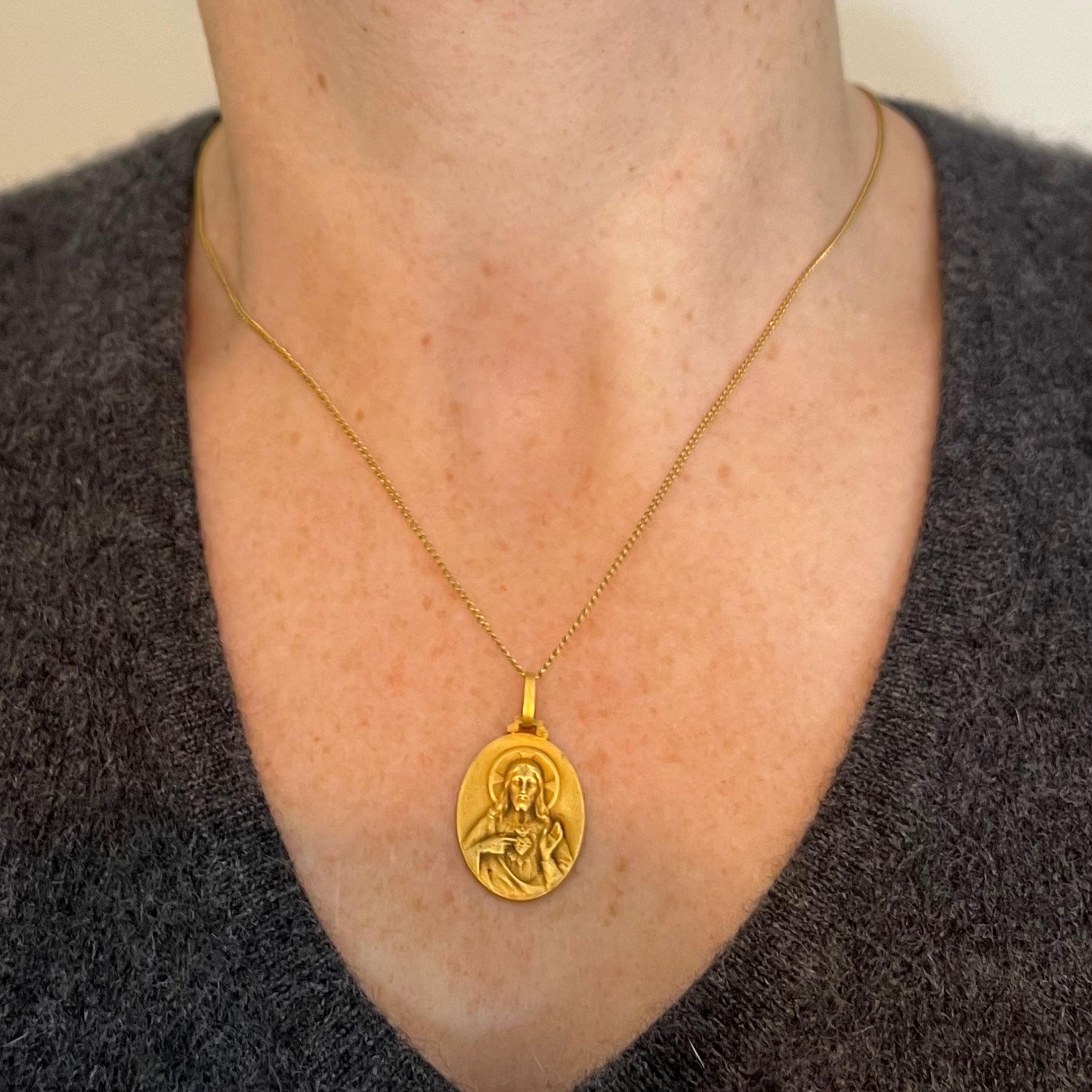 Perriat French Sacred Heart Madonna und Child 18K Yellow Gold Medal Anhänger für Damen oder Herren im Angebot