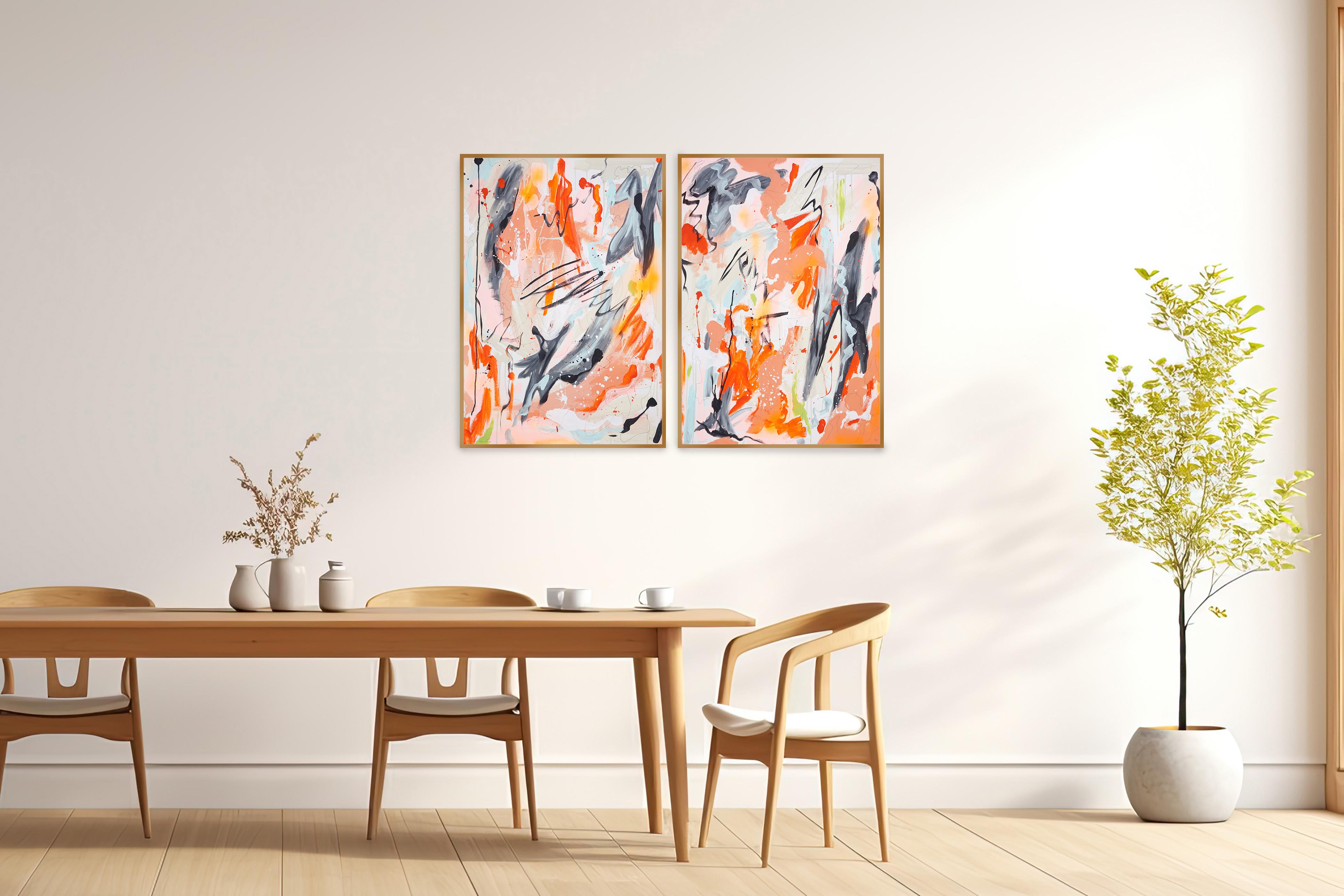 Dieses energiegeladene Diptychon strotzt nur so vor Bewegung und schichtet kühne Gesten in Orange, Graphitgrau und Eisblau über einen zartrosa Grund. Pinselstriche, Spritzer und scharfe lineare Markierungen prallen in einem rhythmischen Wechselspiel