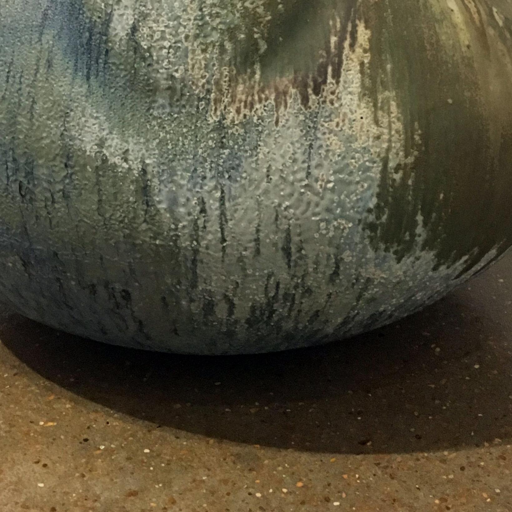 Forma, diseño, escultura, esmalte, cerámica, tarro de porcelana contemporánea cocida en horno de leña en venta 1