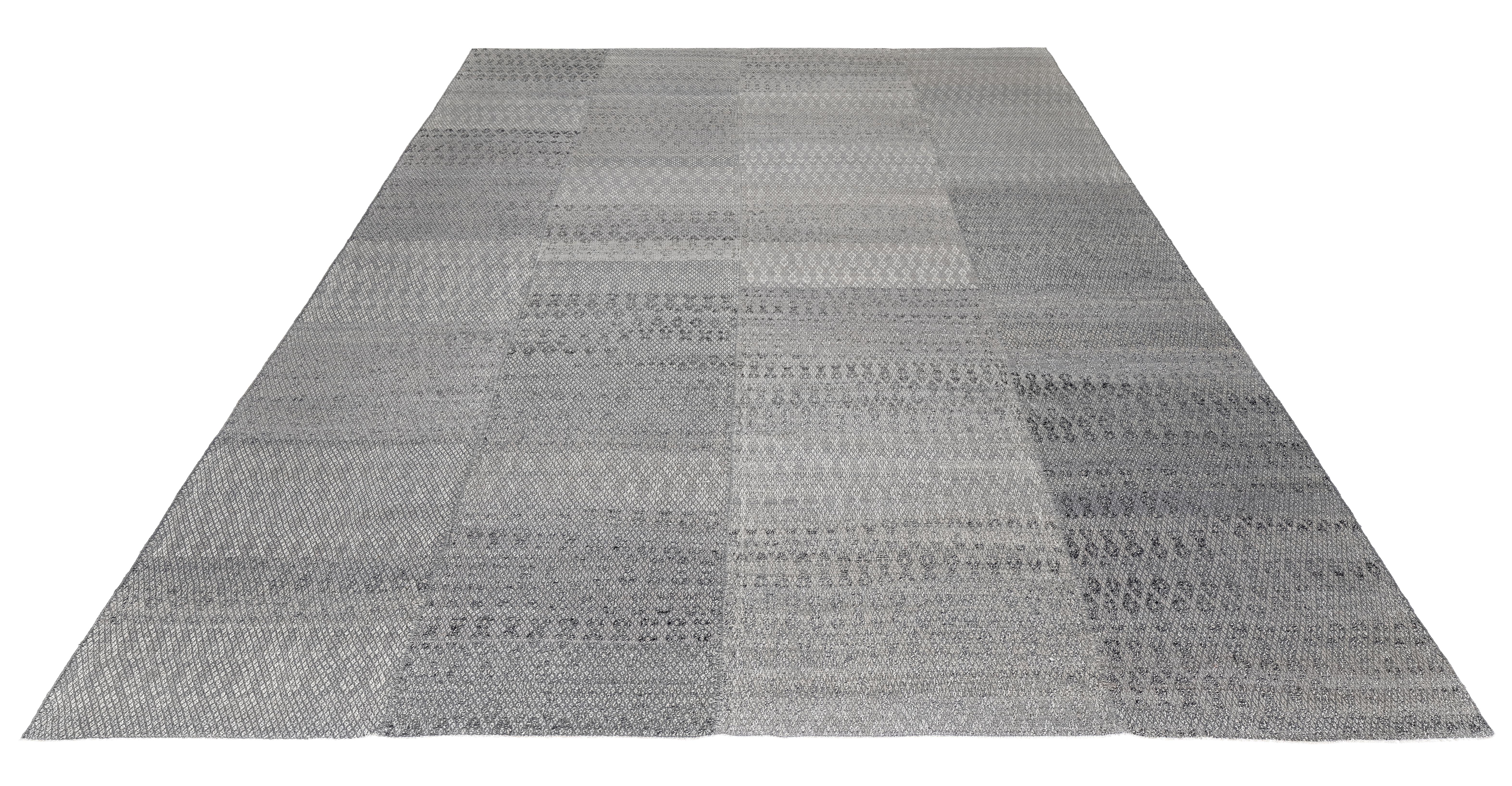 Persain Handwoven Damavand Flatweave Rug in Natural Gray Tones Neuf - En vente à New York, NY
